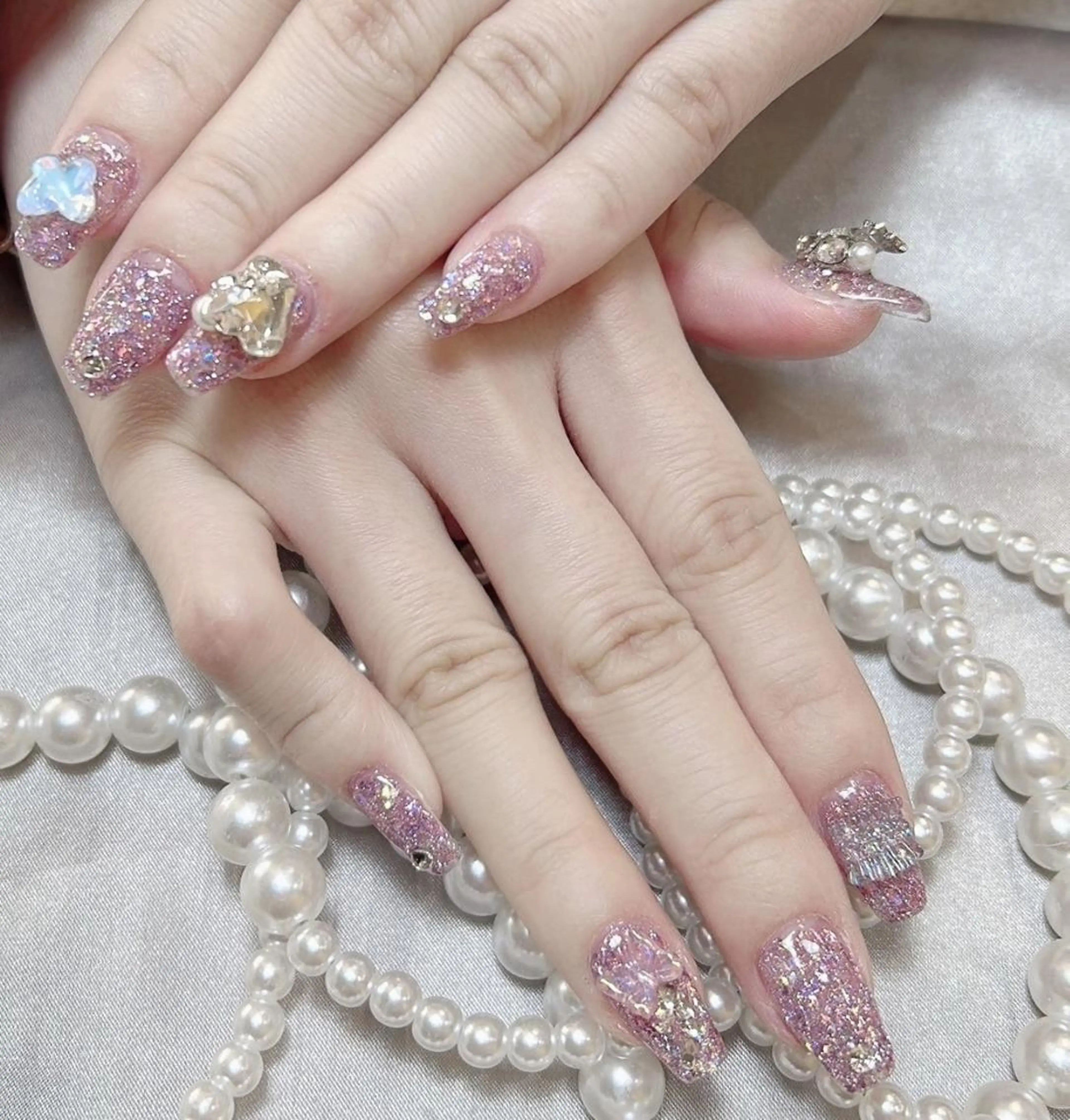 ネイル RAFFINE 月🦋🩵のネイルデザイン