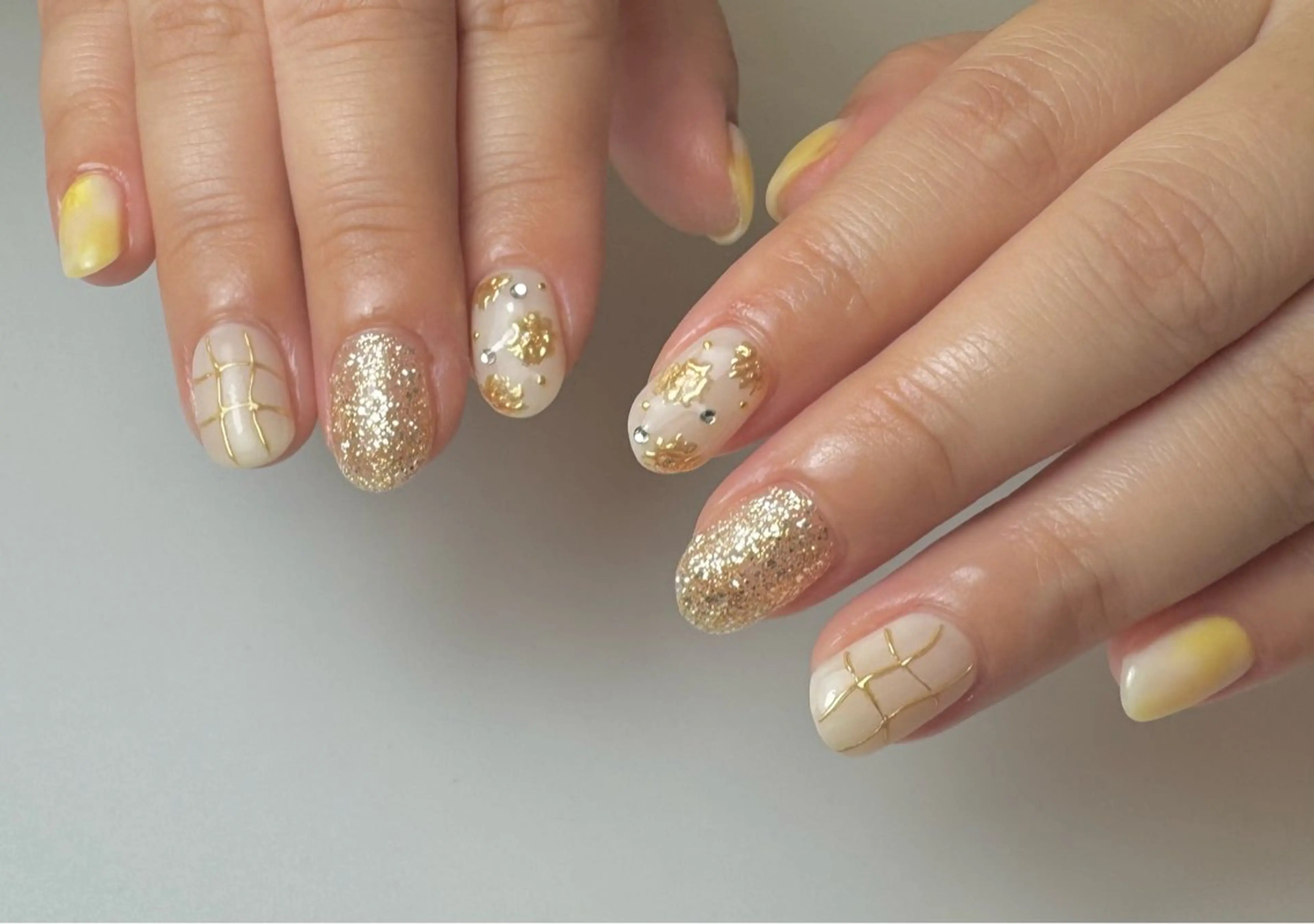 ネイル ミラーネイル 白日-hakubi nail-のネイルデザイン