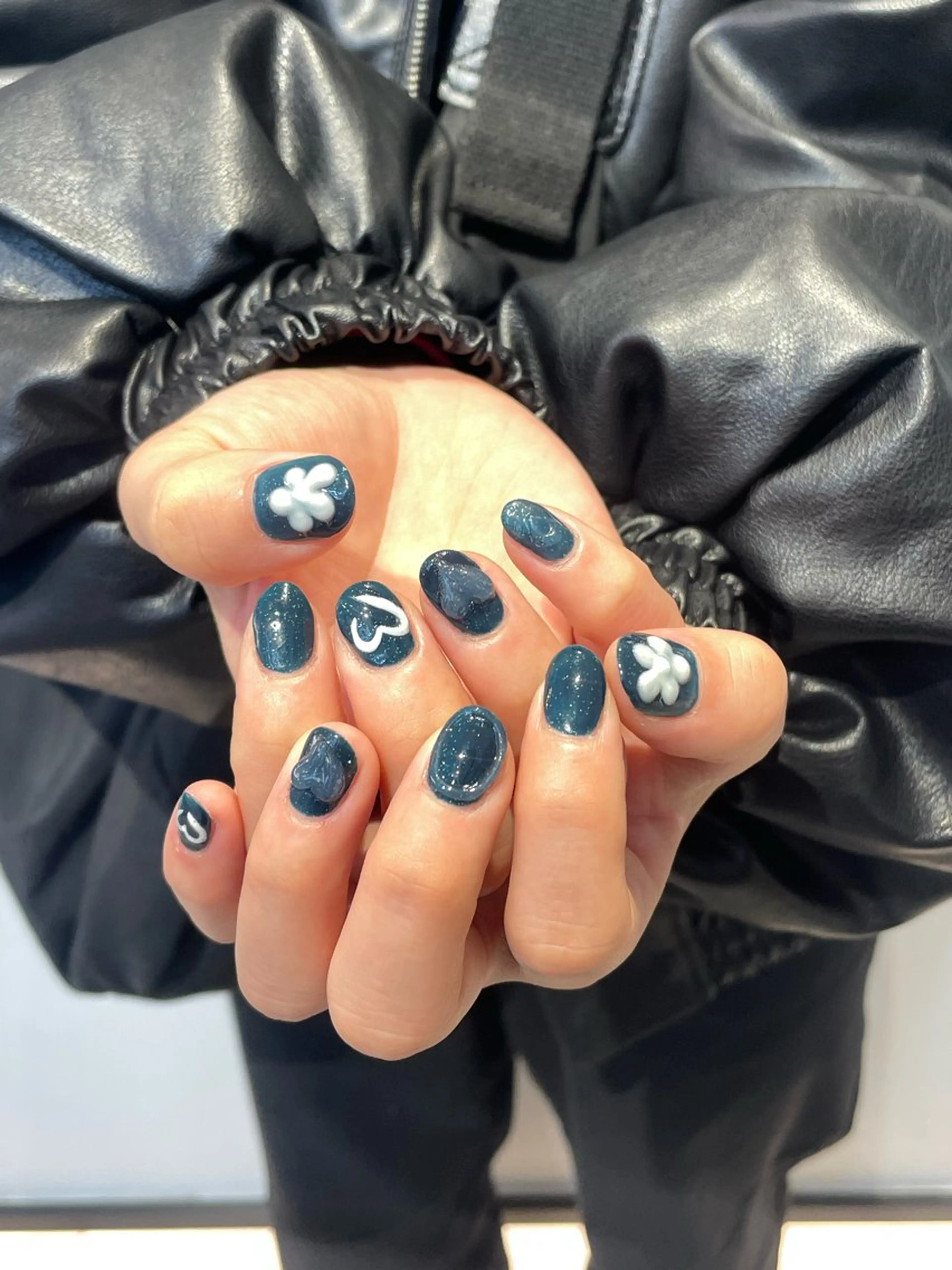 ネイル ハンドネイル 🌟暖色系ハイトーン 🌟AIのヘアスタイル