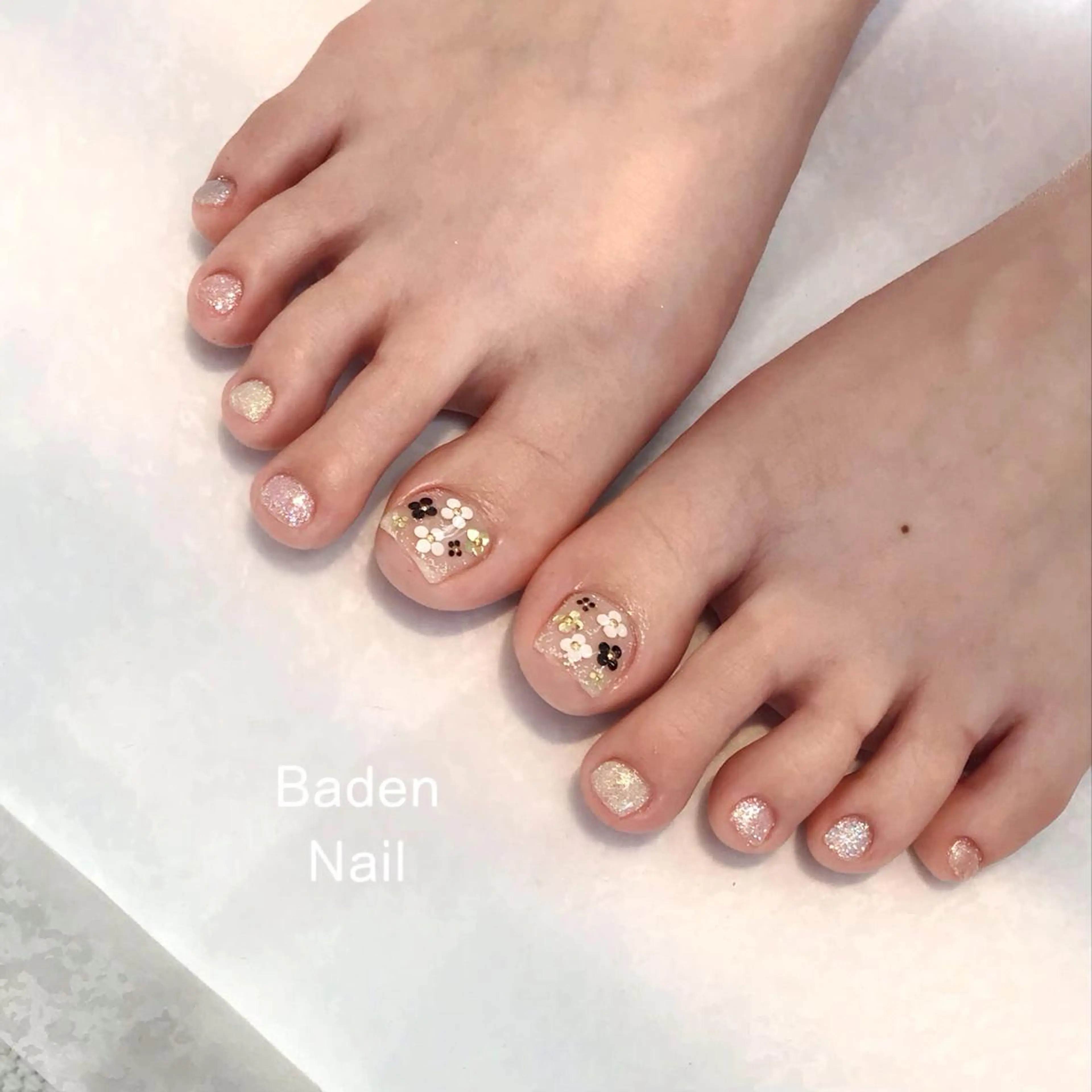 ネイル クリアネイル ラメ(グリッター) Baden Nail ﾊﾞ-ﾃﾞﾝ ﾈｲﾙのネイルデザイン