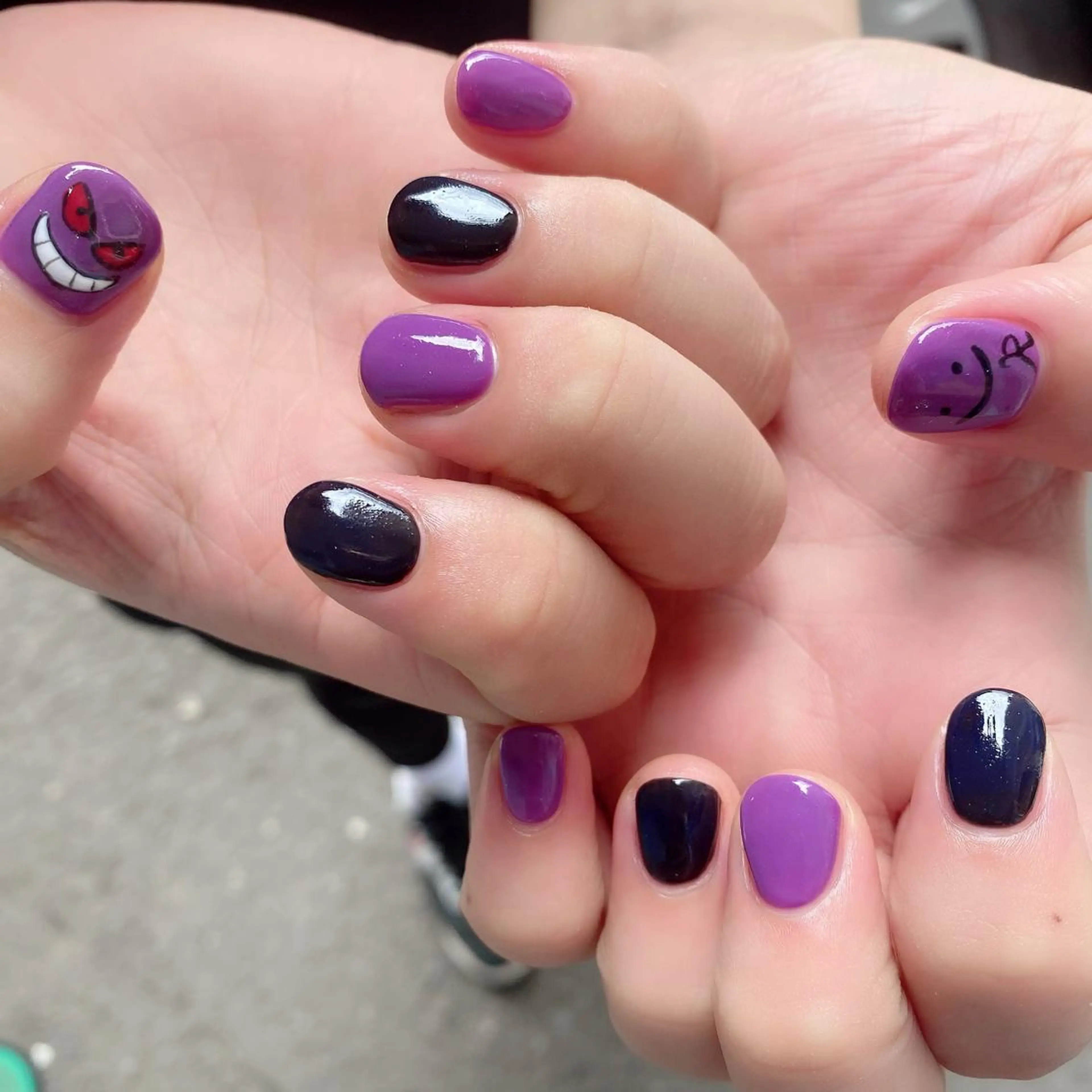 ミディアム カラー パーマ ヘアアレンジ メンズ キッズ ネイル マツエク・マツパ アイブロウ 黒髪 パープルカラー メンズアイブロウ メンズネイル パープル ハンドネイル Salon Kのネイルデザイン