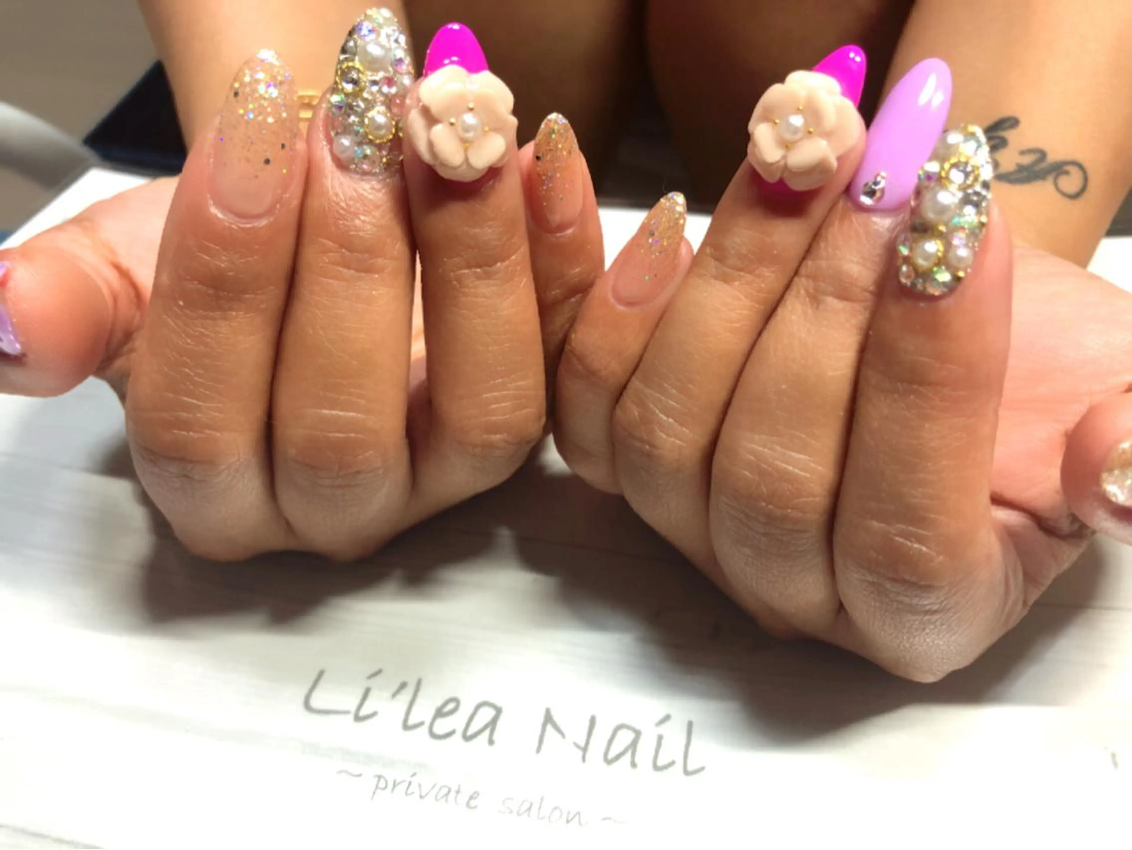 ネイル Li'leaNail AINAのネイルデザイン