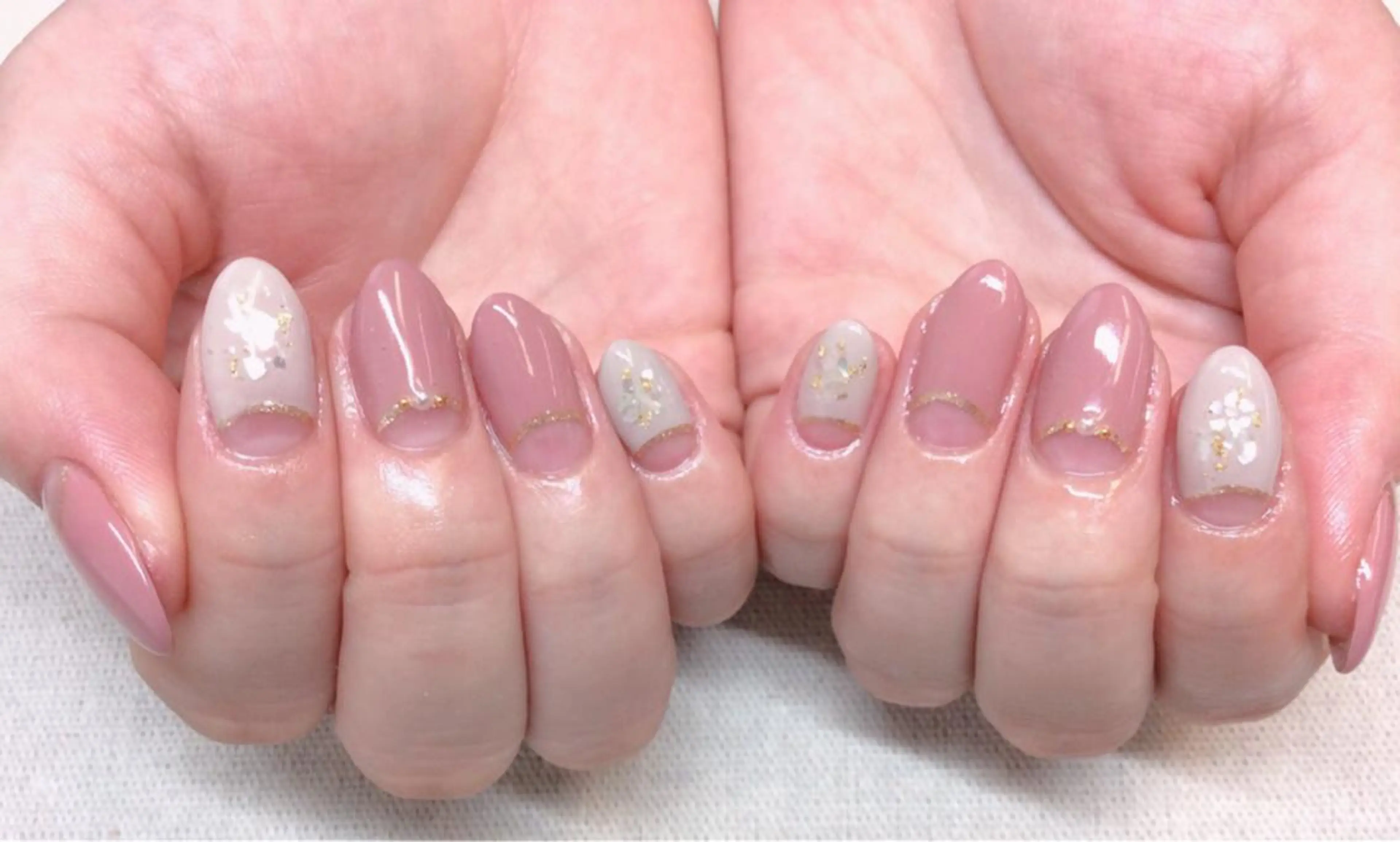 ネイル アートネイル フレンチネイル ラメ(グリッター) 新橋 ルキナ スタッフのネイルデザイン