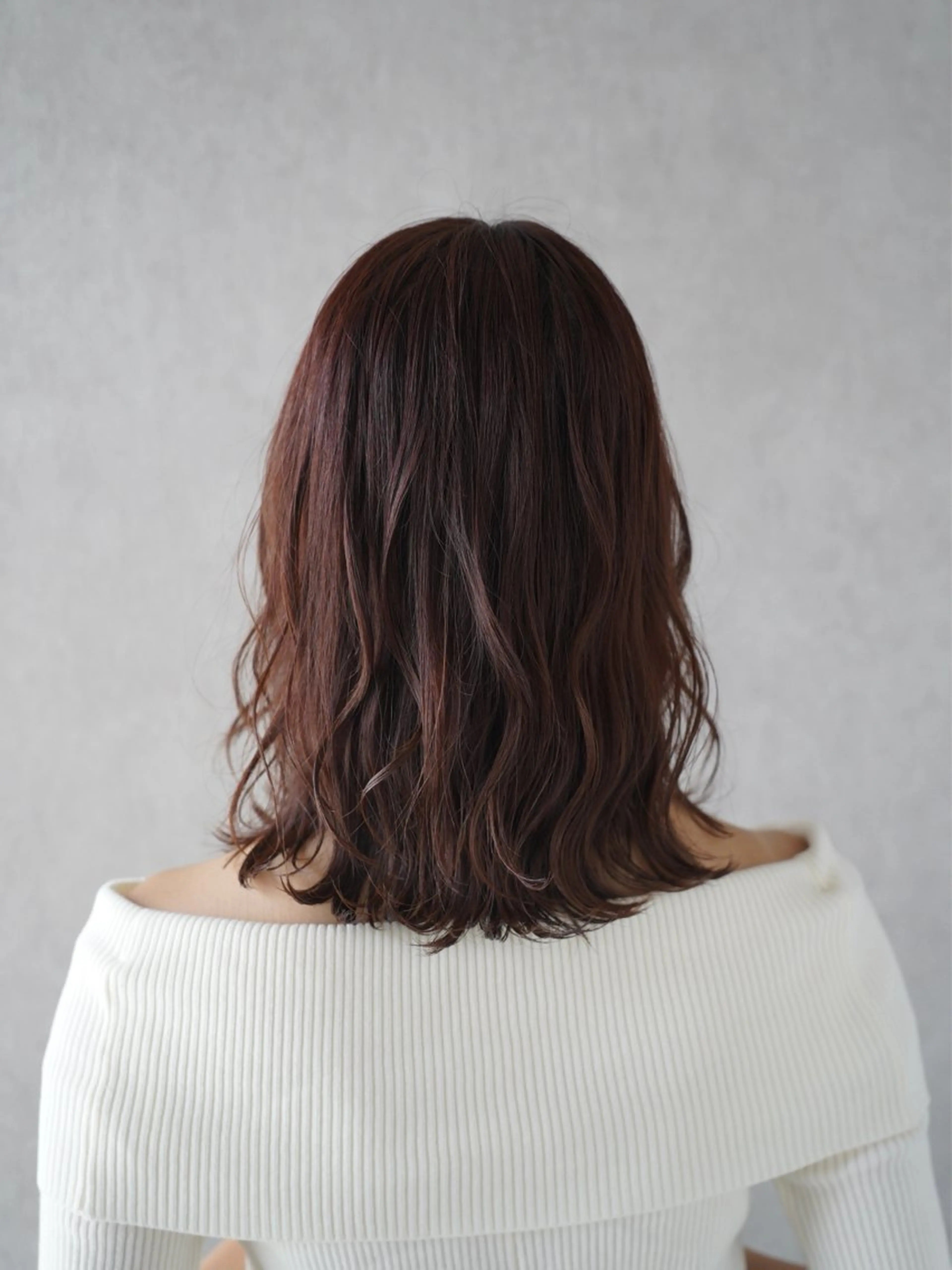 ミディアム カラー カット ヘアカラー YUZUKI/艶カラ ー/丸みショートのヘアスタイル