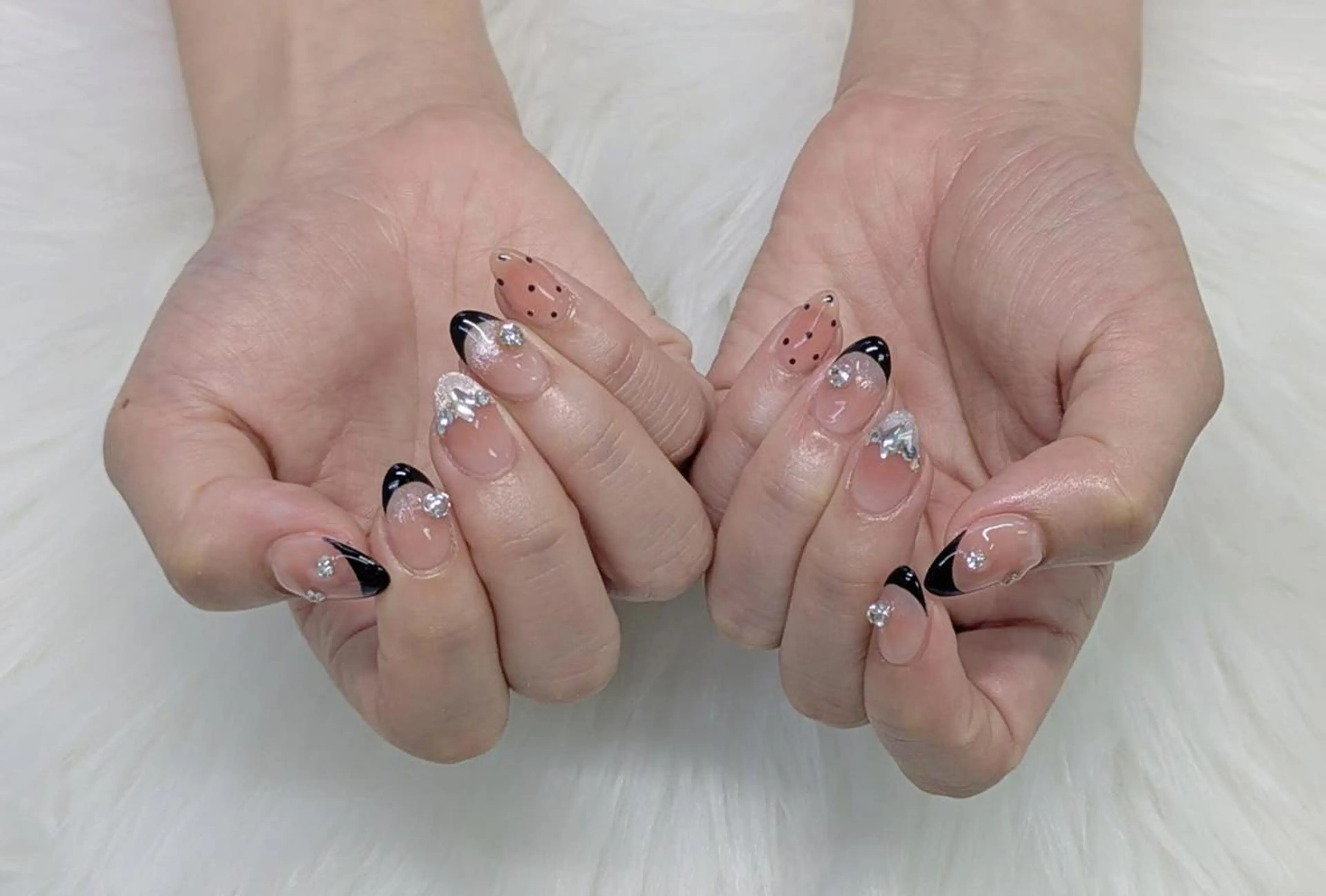 ネイル オーロラネイル チークネイル 長さ出し フットネイル フレンチネイル ハンドネイル リラネイル すみれのネイルデザイン