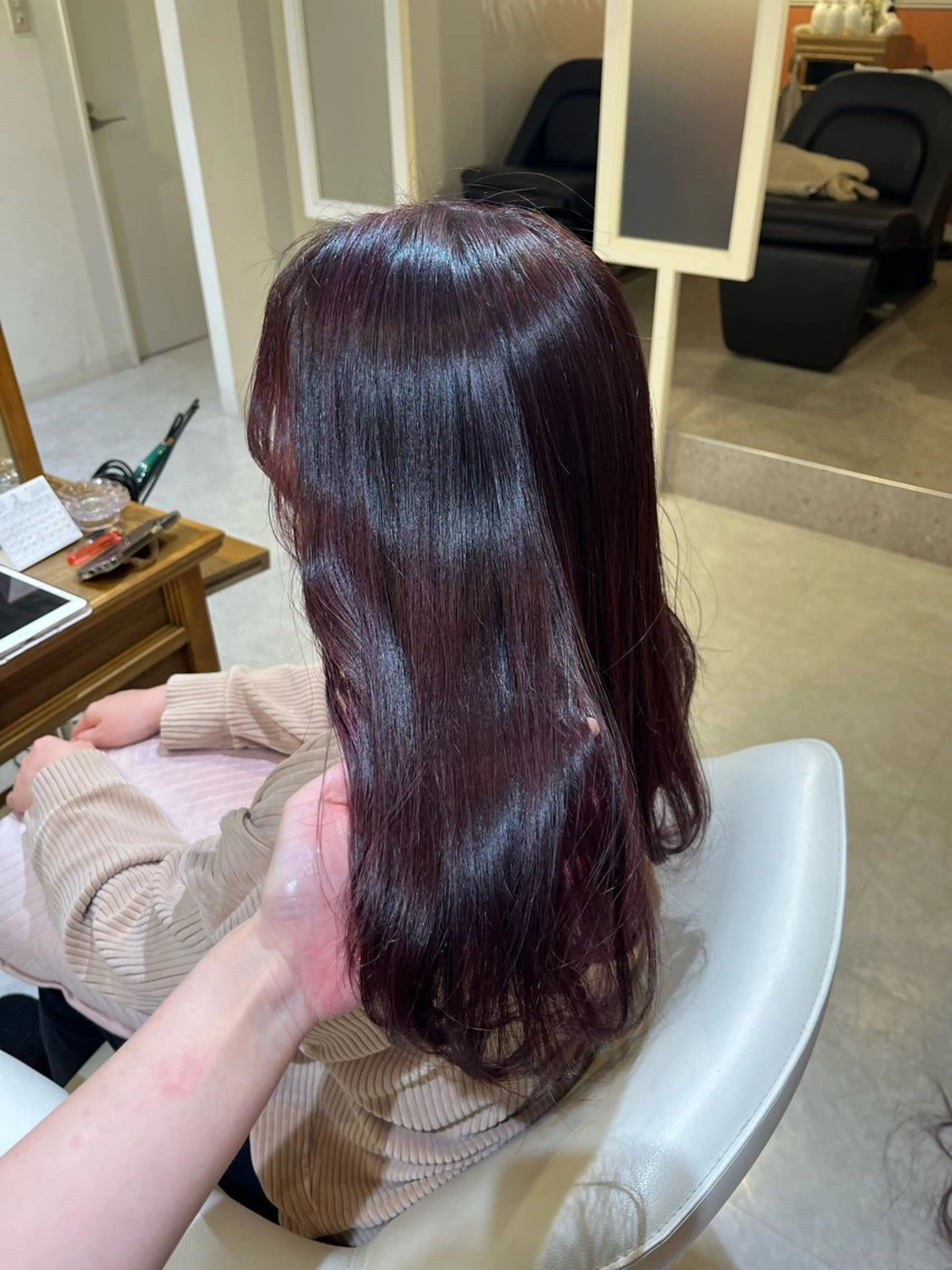 セミロング ヘアカラー 梛木 唯のヘアスタイル