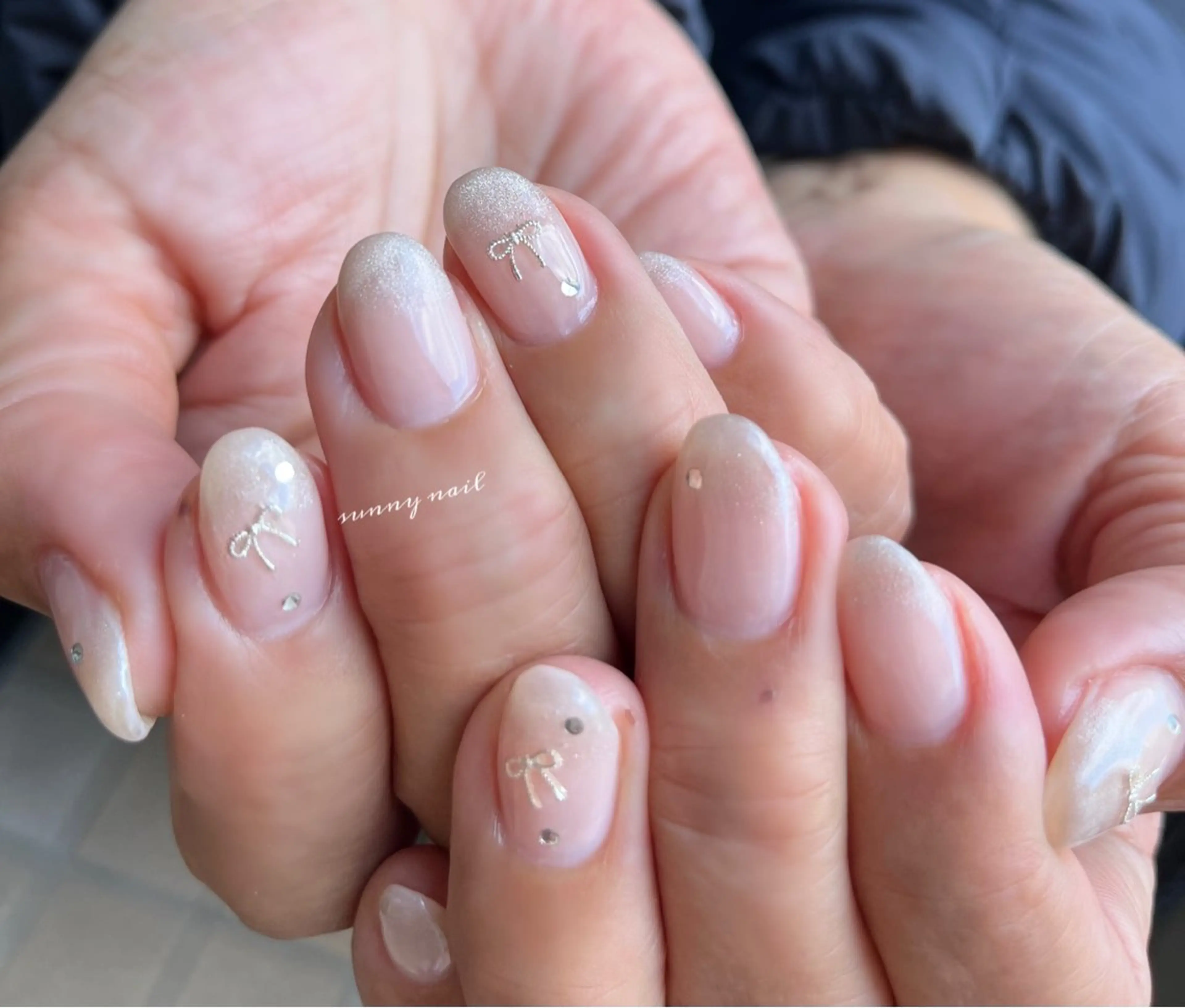 ネイル ジェルネイル グラデーション マグネットネイル パラジェル リボン sunny nailのネイルデザイン