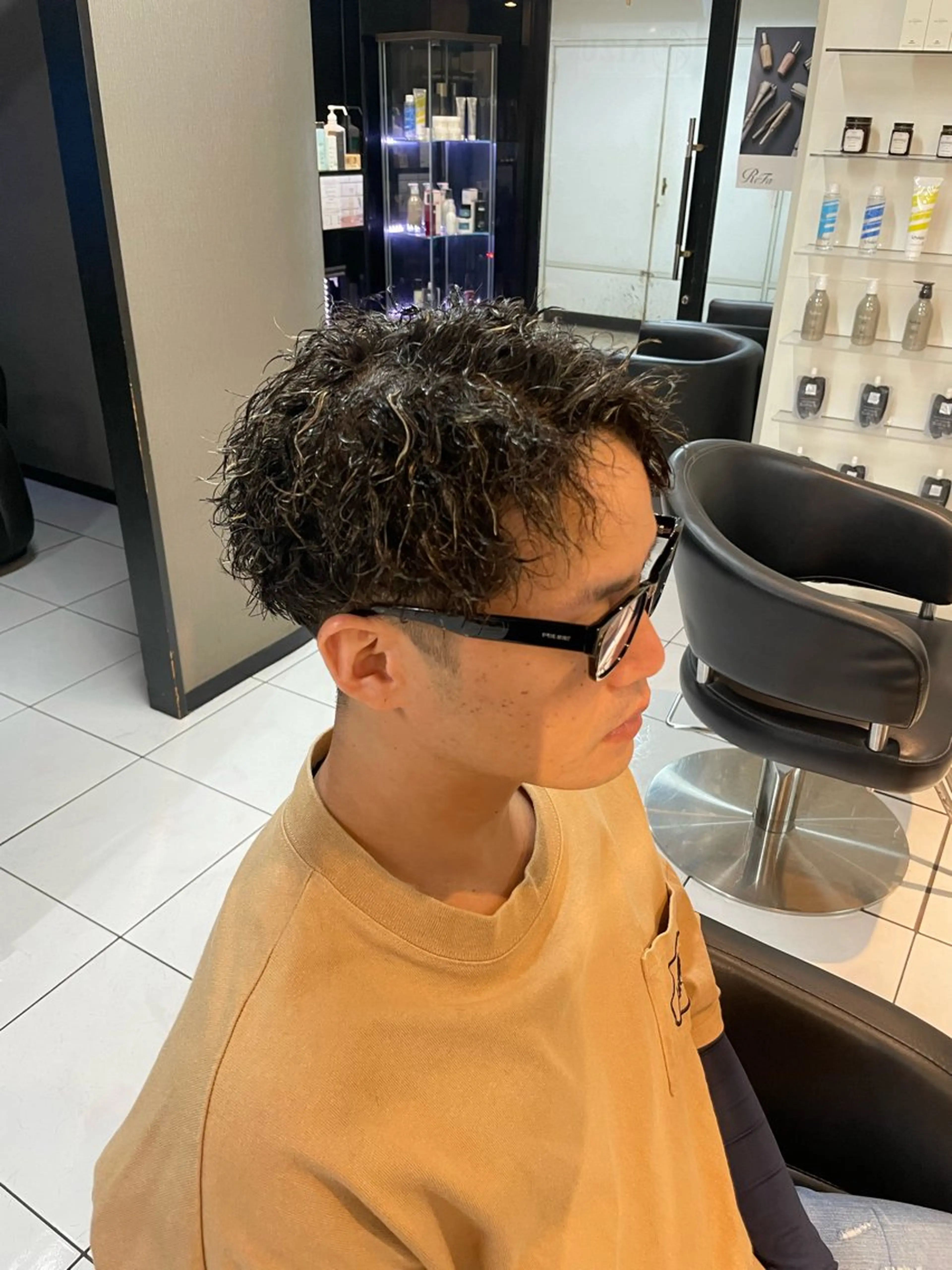 ショート カラー パーマ メンズ メンズメッシュ メンズパーマ メンズツイストパーマ ツイストスパイラルパーマ メッシュ カット ヘアカラー パーマ 🔥お値段以上🔥 メンズ特化たかひろのヘアスタイル