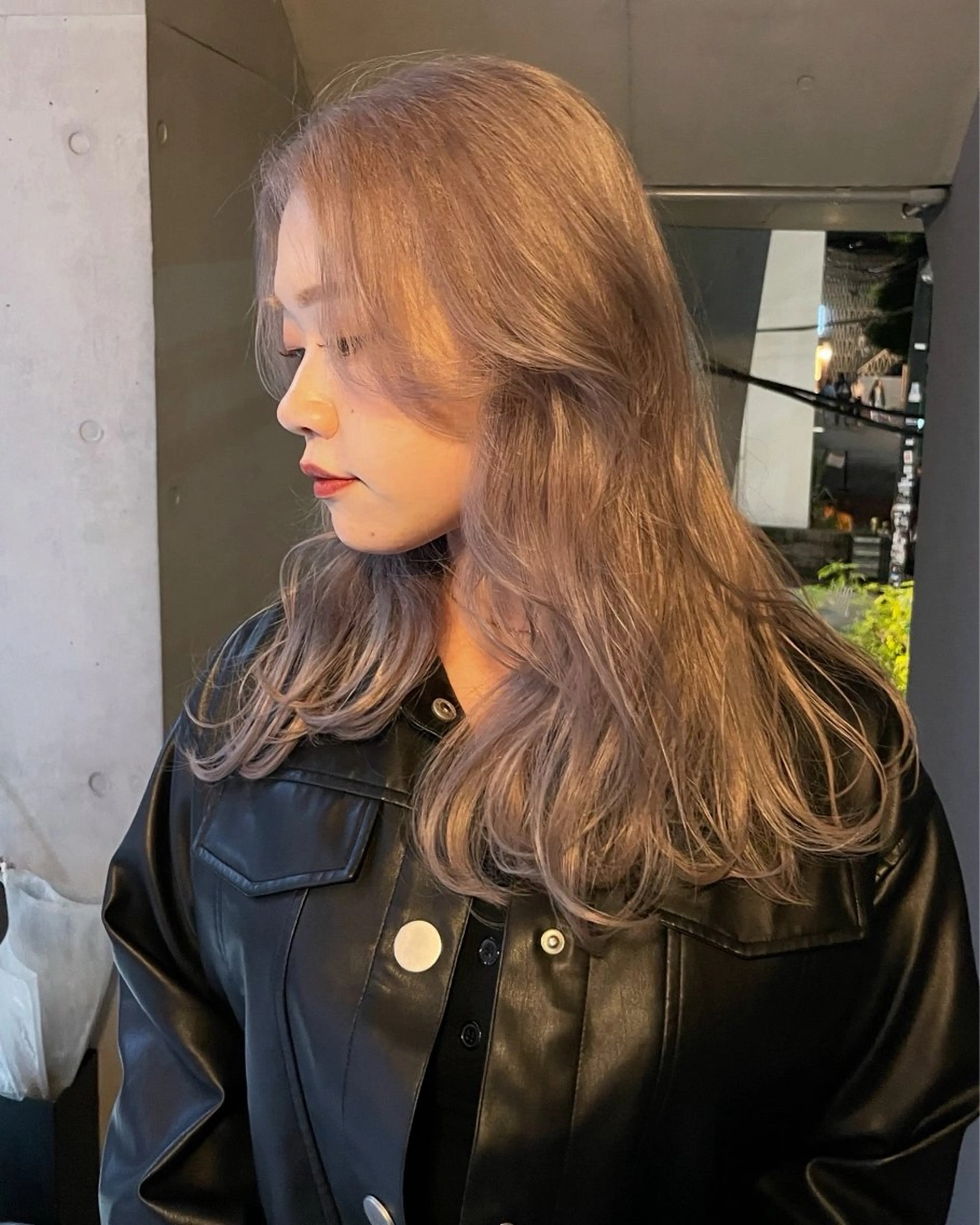 カラー ブリーチ グレージュ ヘアカラー トリートメント ミルクティーベージュ ブリーチ🖤サヤカのヘアスタイル