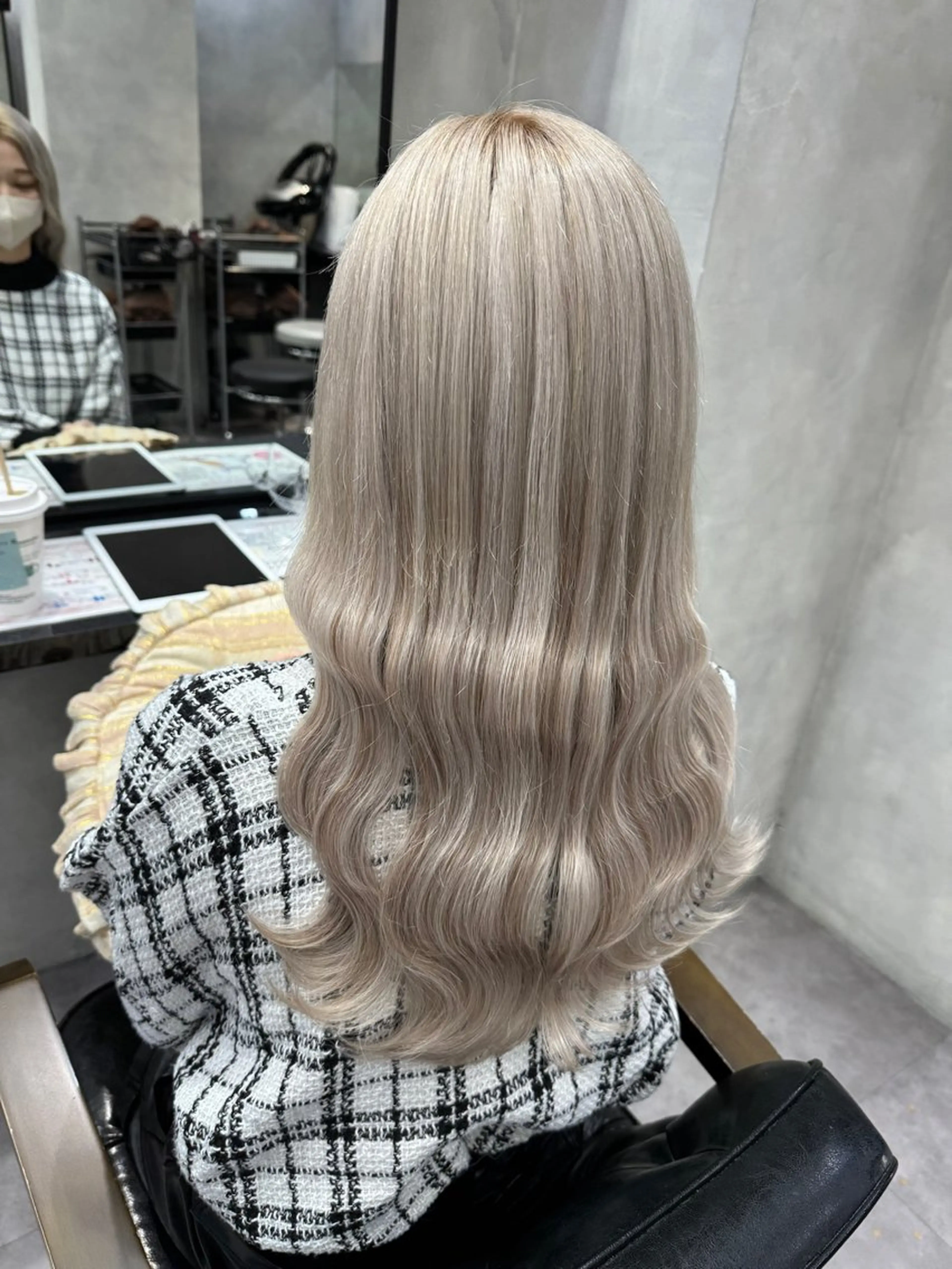 セミロング カラー ヘアアレンジ シールエクステ アッシュ バレイヤージュ ベージュカラー 黒髪 カット ヘアカラー エクステ ar+ ❤︎ maiのヘアスタイル