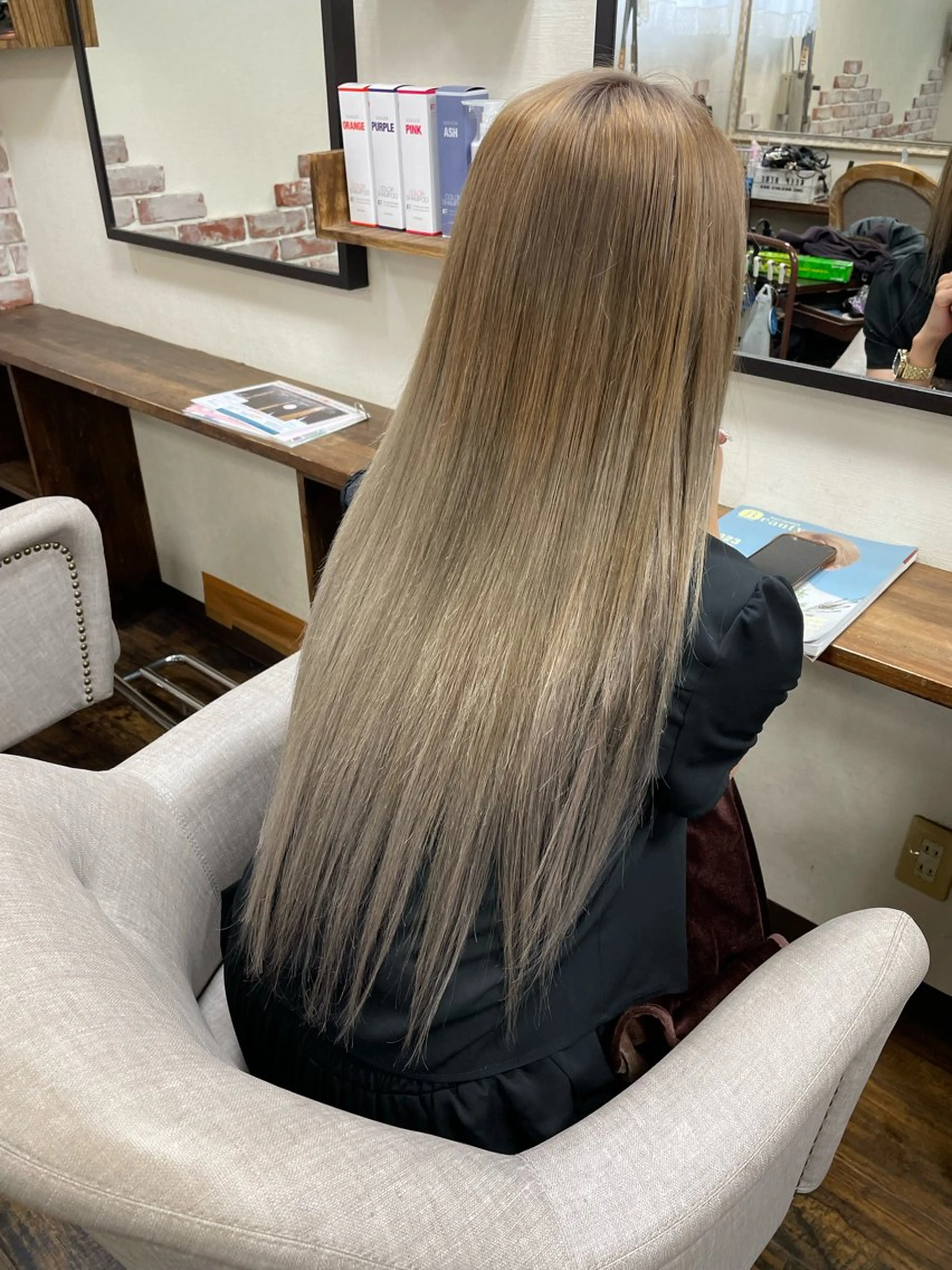 プルエクステ取り付けモデル (ダイヤモンド100本)シールエクステじゃないエクステ！の写真