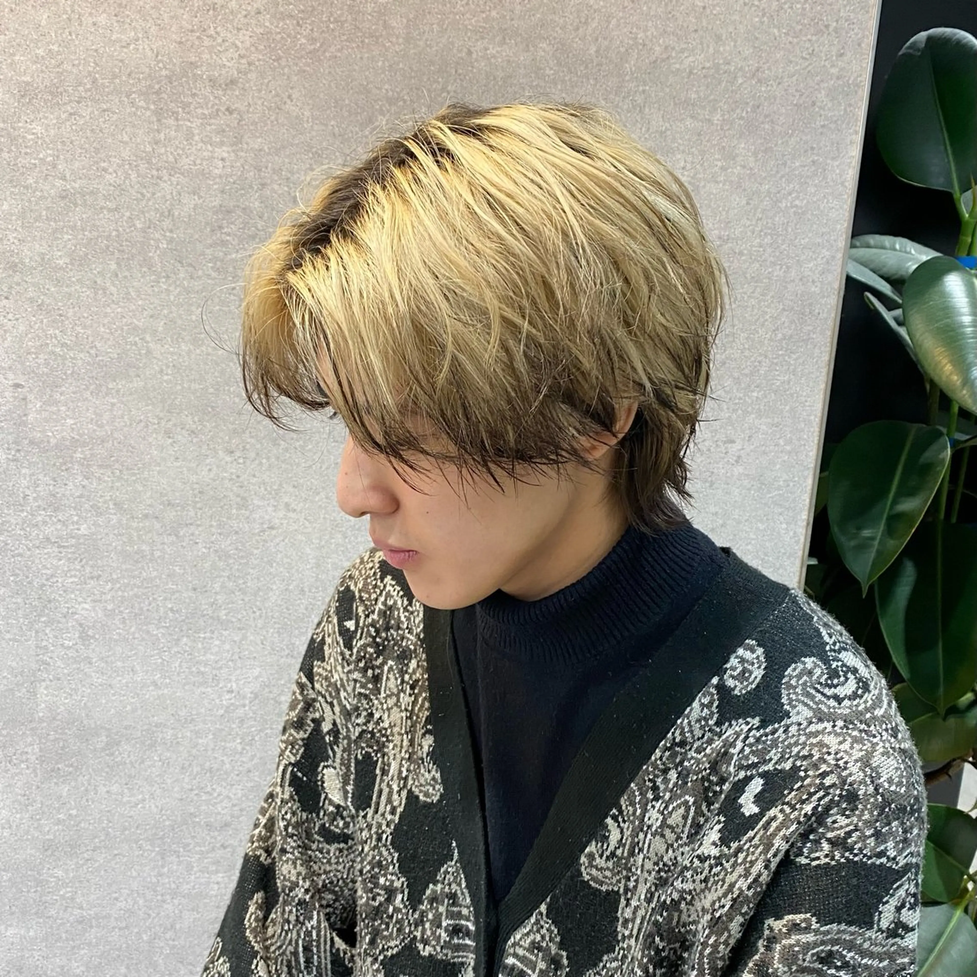 ショート カラー メンズ メンズハイトーン デザインカラー ハイトーンカラー ショートヘア ヘアカラー モデル募集⛓️ 西澤結羽のヘアスタイル