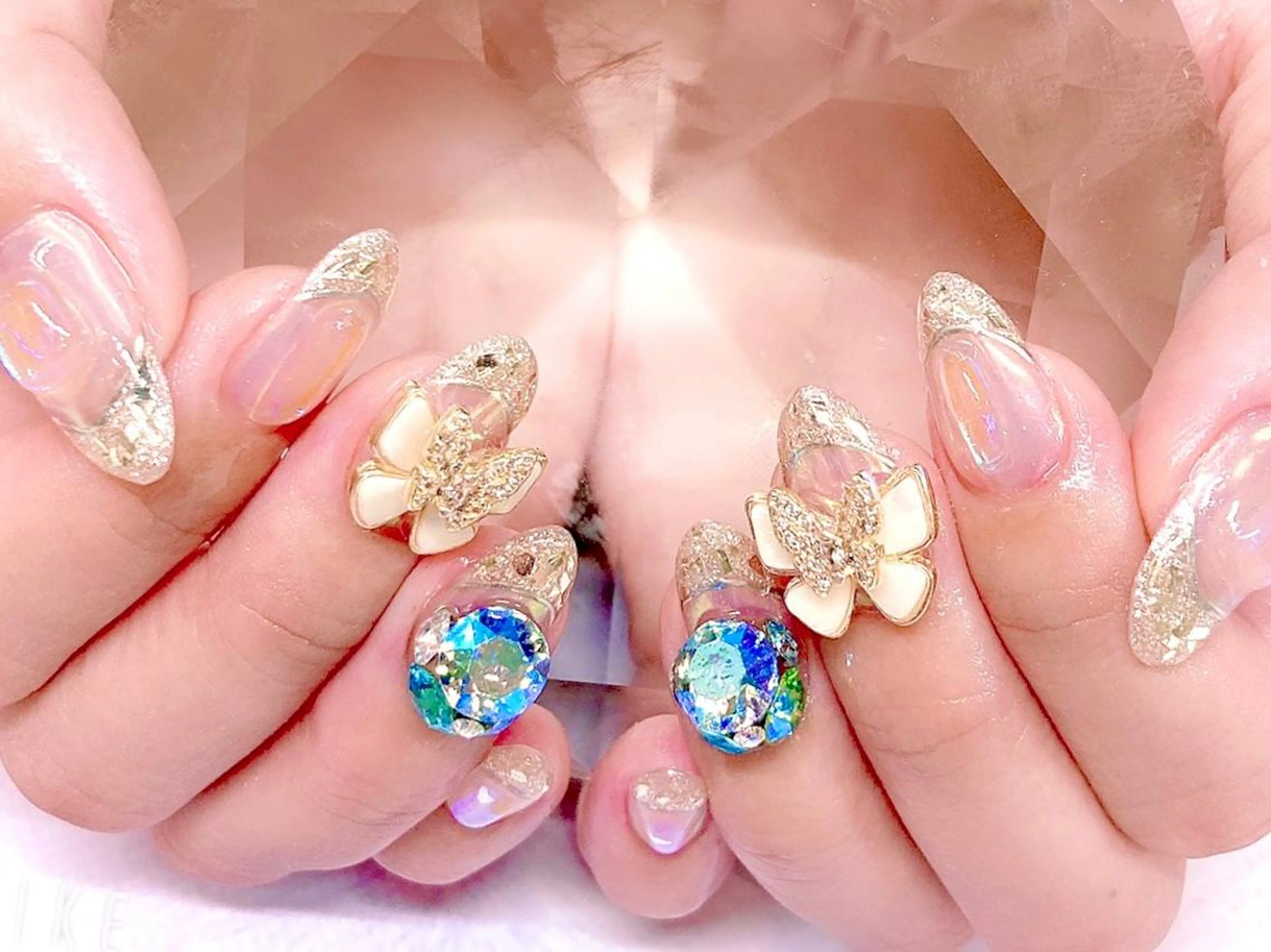 ネイル フレンチネイル ガラスフレンチ Vogusty's Nail 鶴見店のネイルデザイン