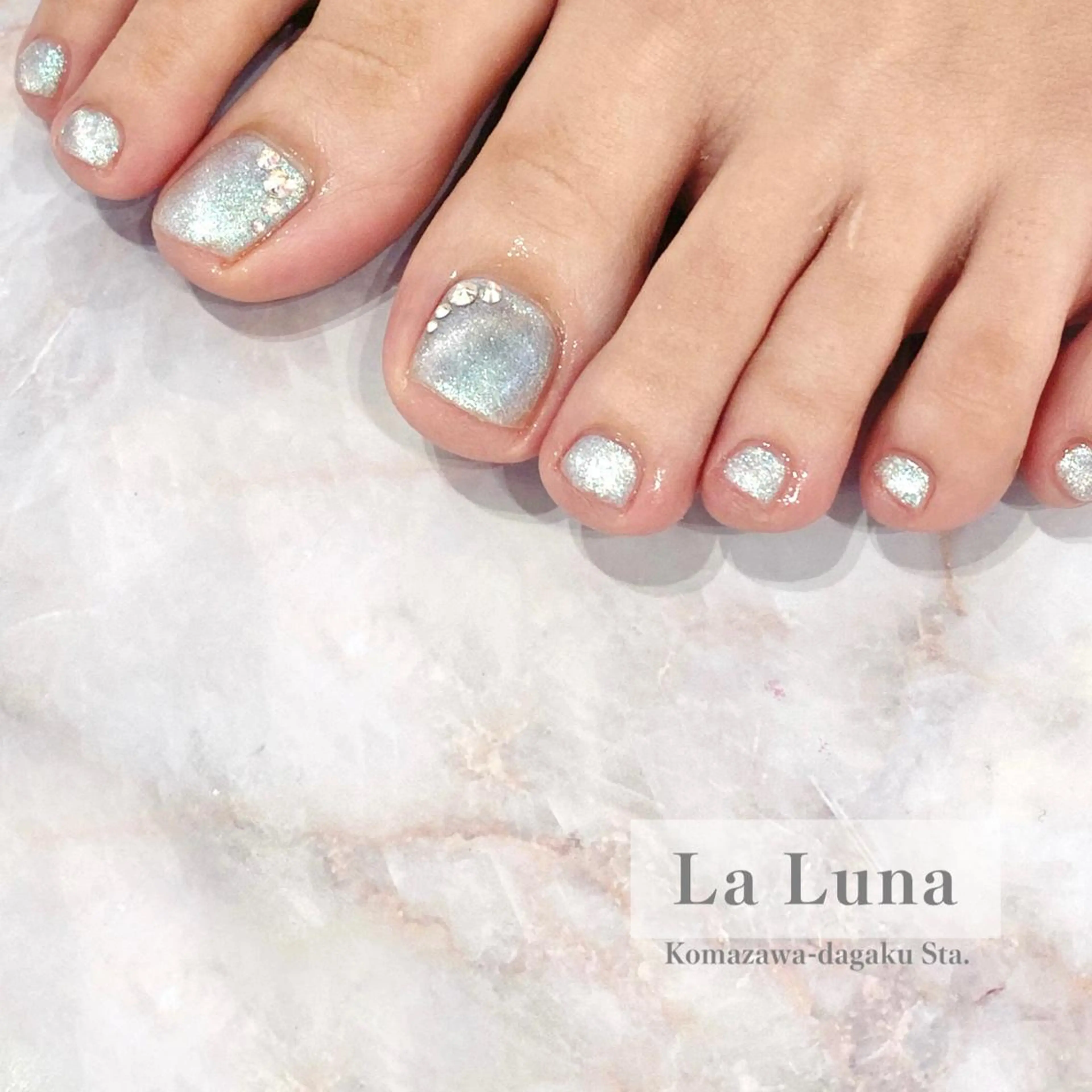 ネイル マグネットネイル フットネイル ＬａＬｕｎａ🌙 natsukiのネイルデザイン