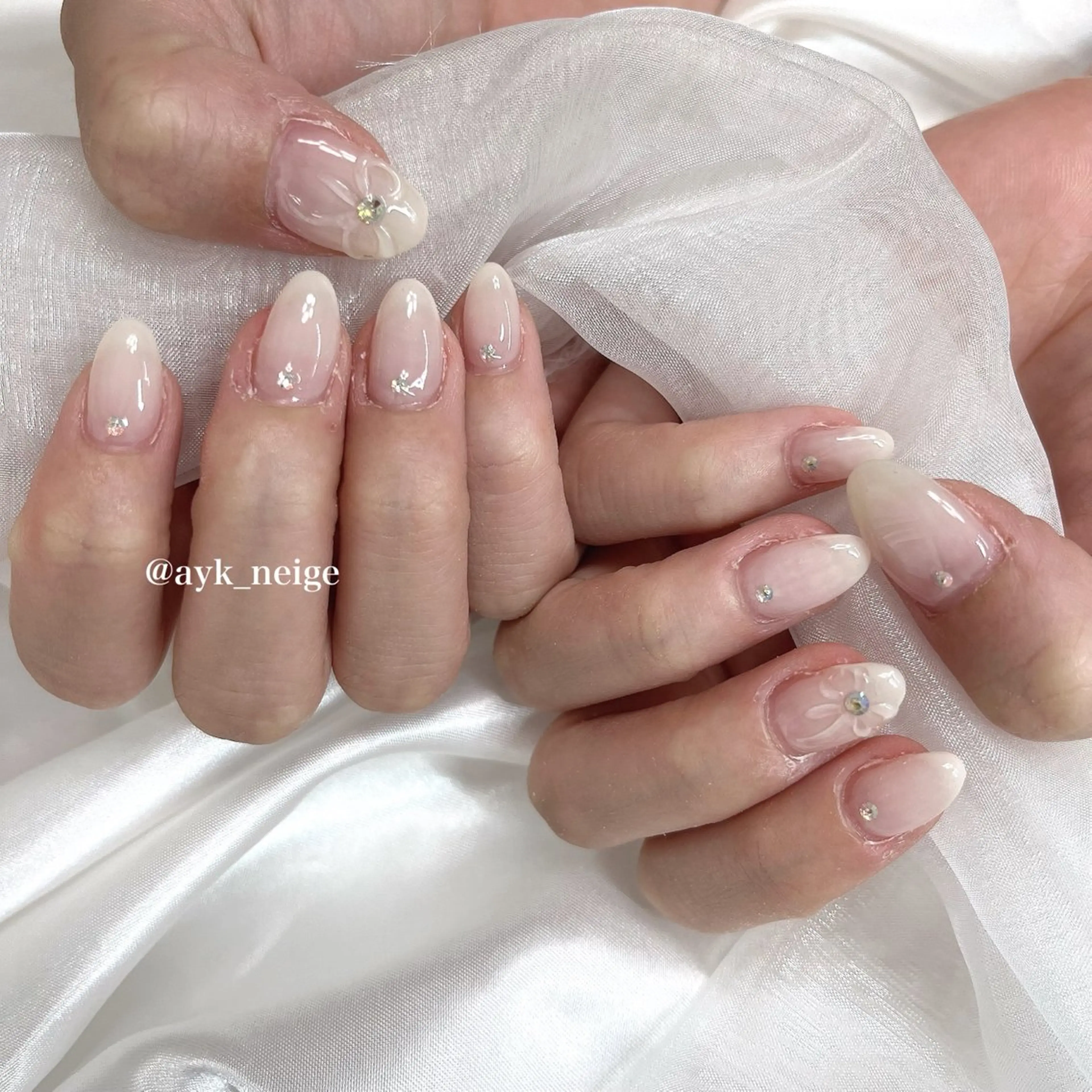 ネイル フットネイル フレンチネイル キラキラネイル 韓国ネイル マグネットネイル n'eige nail所属・大谷 綾香のネイルデザイン