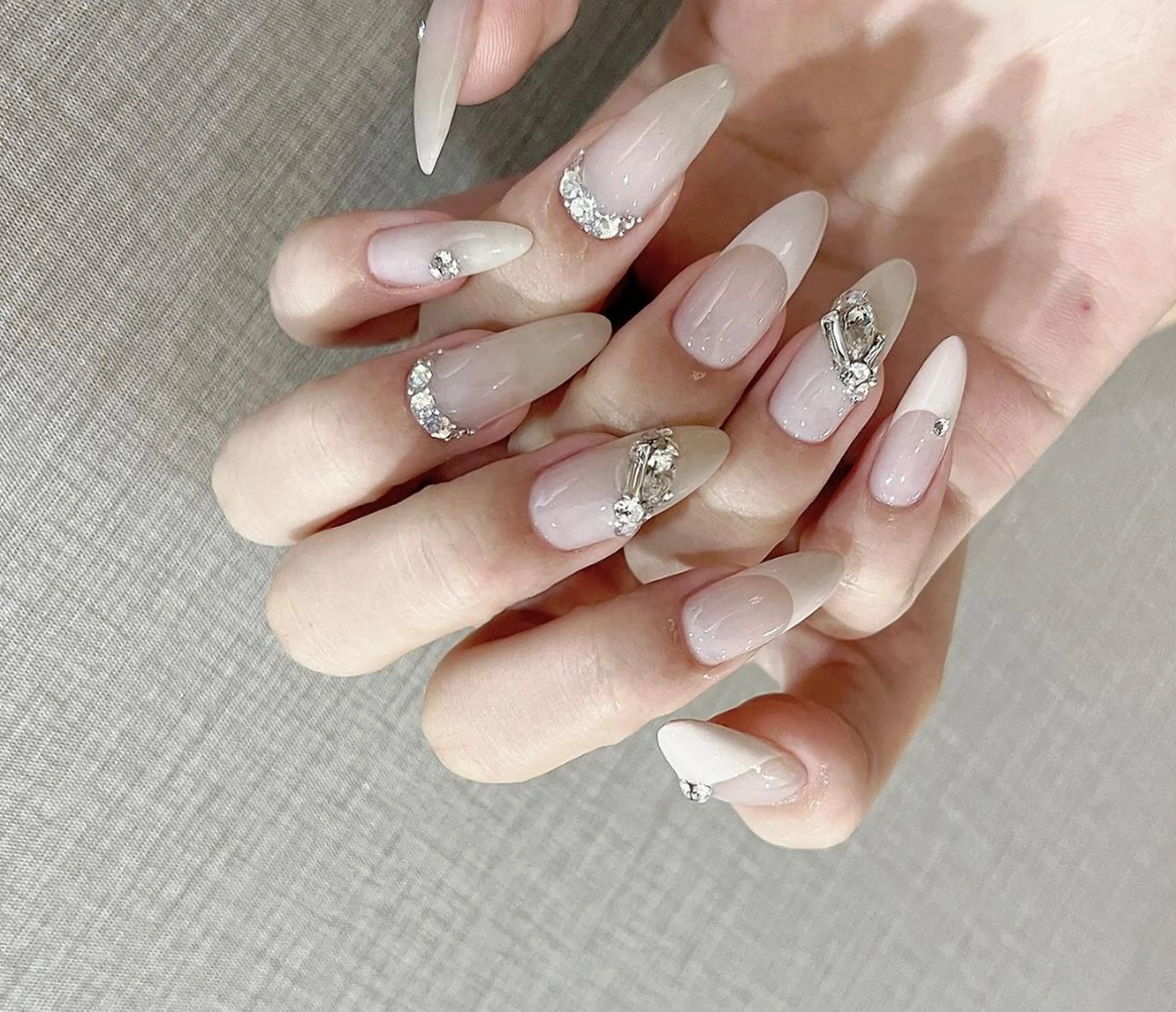 ネイル ハンドネイル VIVIAN リサのネイルデザイン