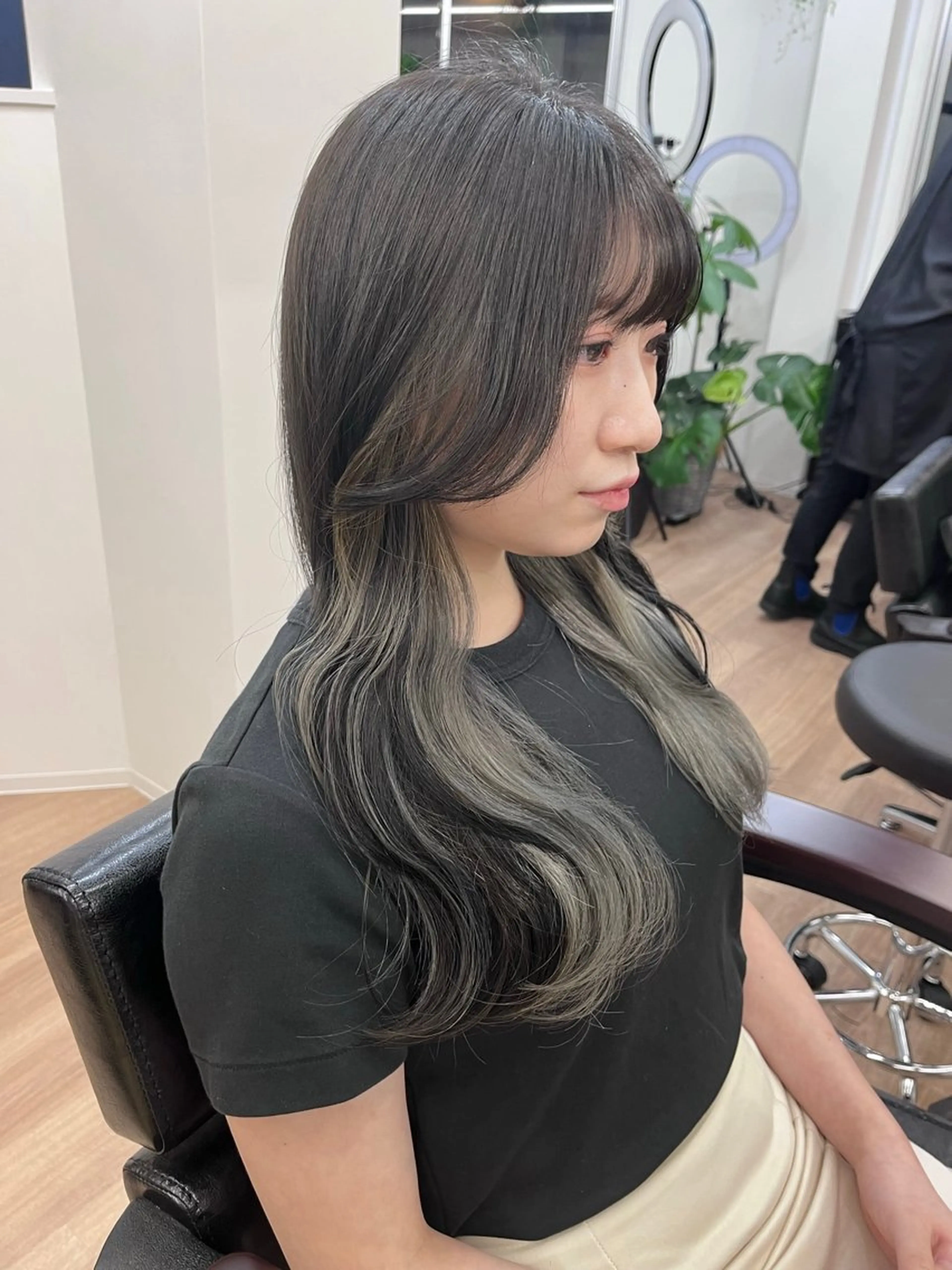 ロング カラー グレージュ インナーカラー カット ヘアカラー トリートメント 武田涼レイヤーカット 髪質改善×縮毛矯正のヘアスタイル