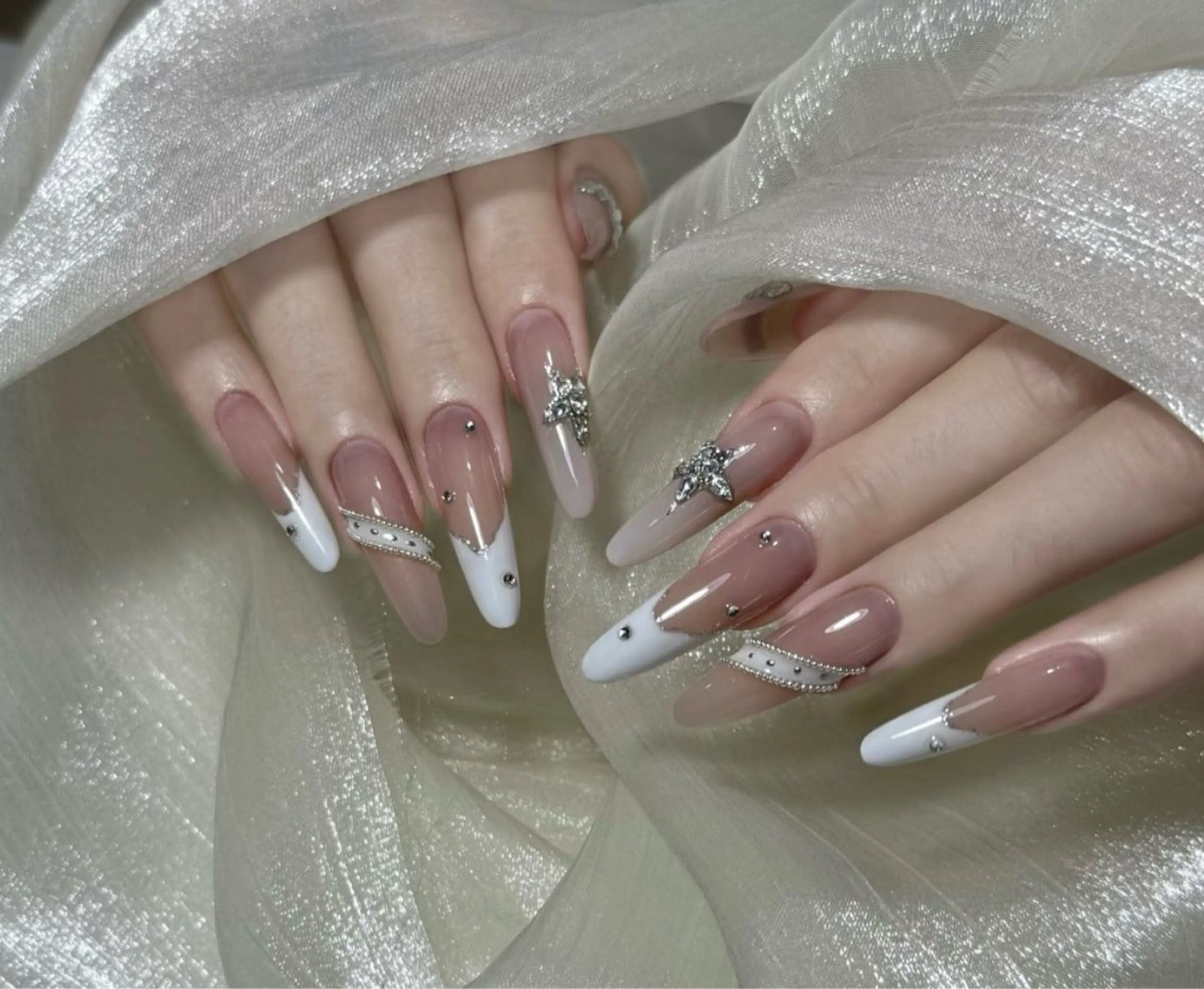 ネイル NANA  Nail 長さ出し専門のネイルデザイン