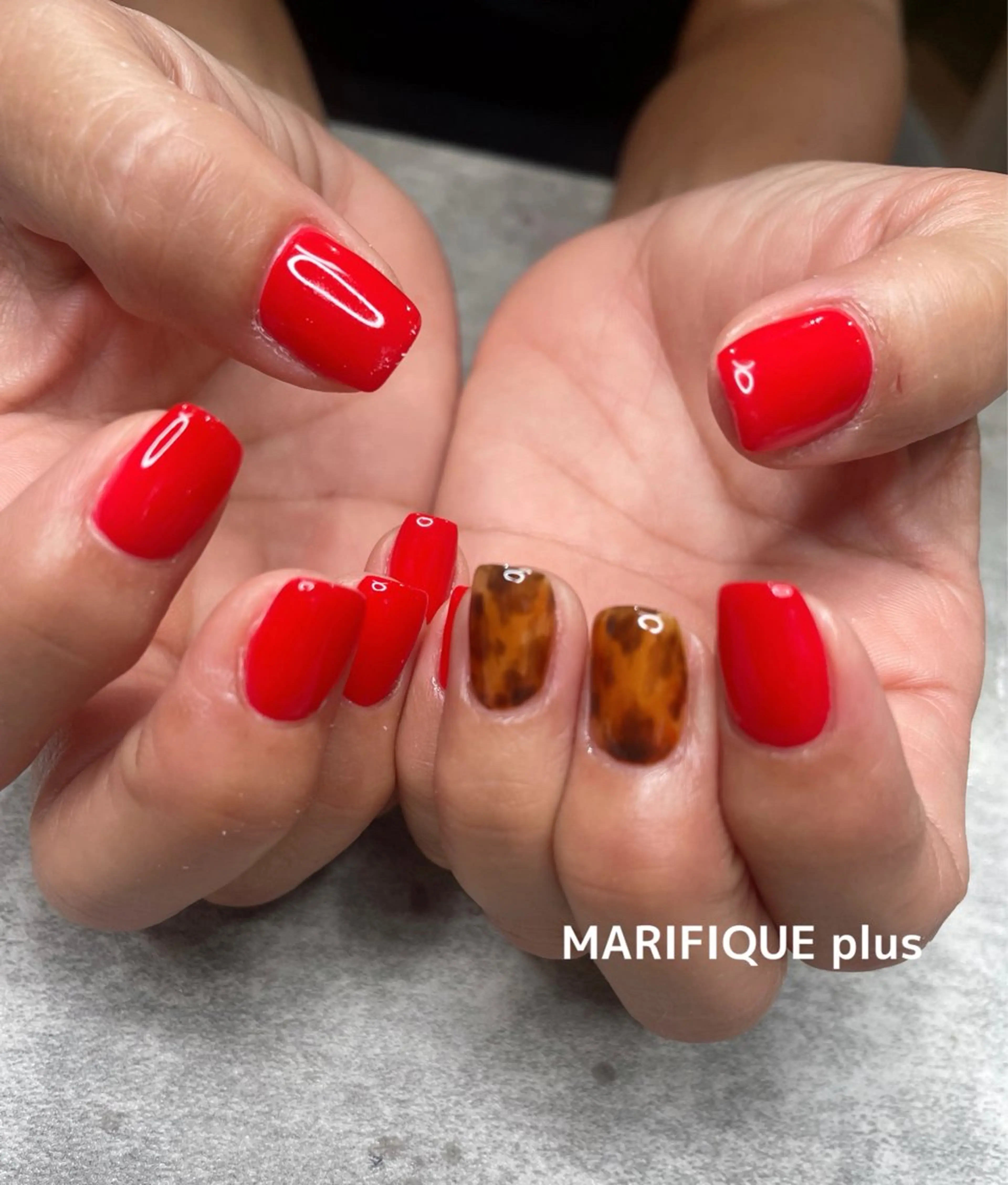 ネイル アニマル柄 べっ甲ネイル ブラウン ワンカラーネイル 赤色 ハンドネイル ma riのネイルデザイン