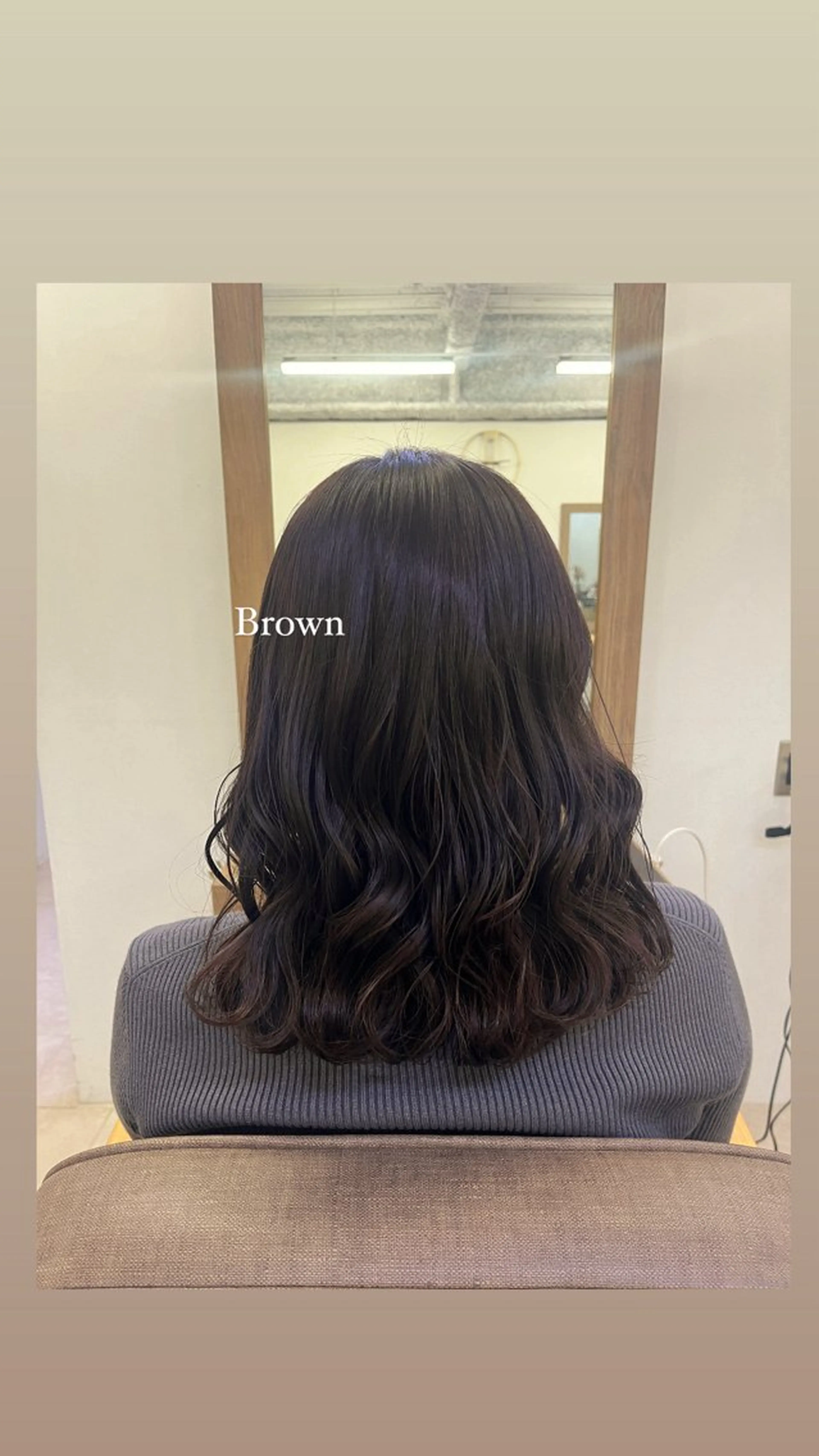 ミディアム 酒井 緋菜のヘアスタイル
