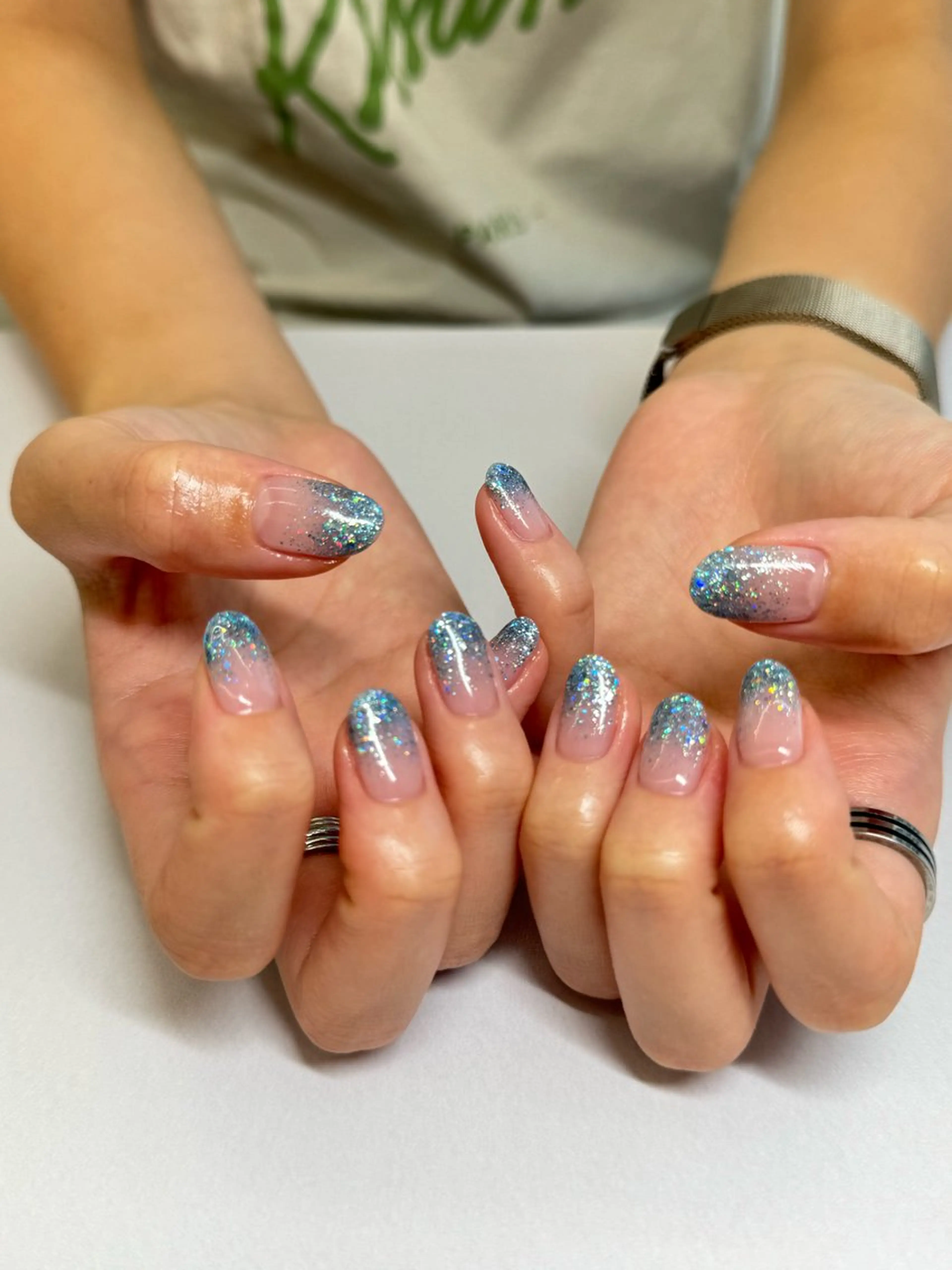 ネイル ブルー ジェルネイル グラデーション ラメ(グリッター) ラメグラデーション WHITELY みどりのネイルデザイン