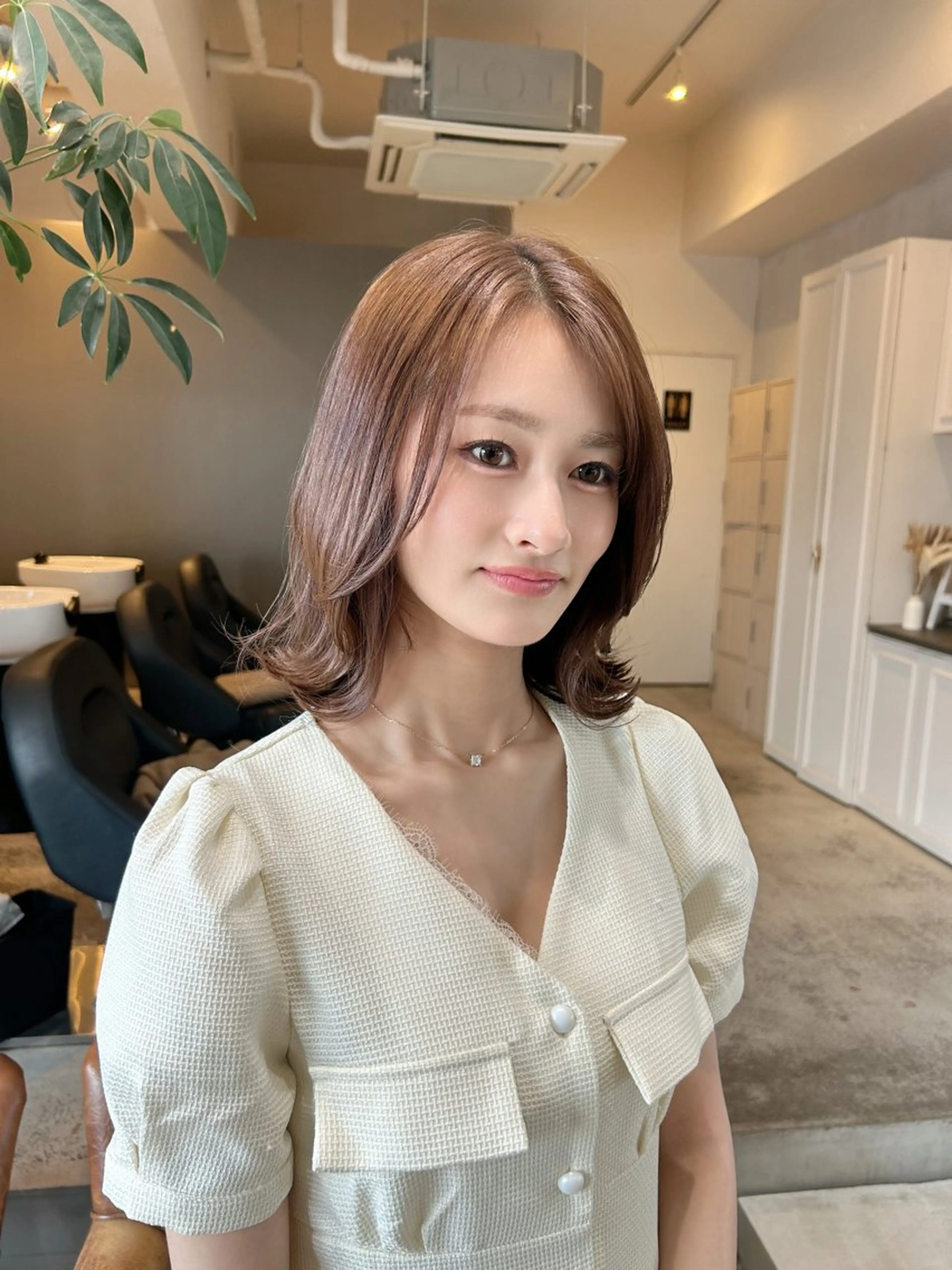 ミディアム カラー カット ヘアカラー 髪質改善×ハイトーン レイヤー天神美容室のヘアスタイル