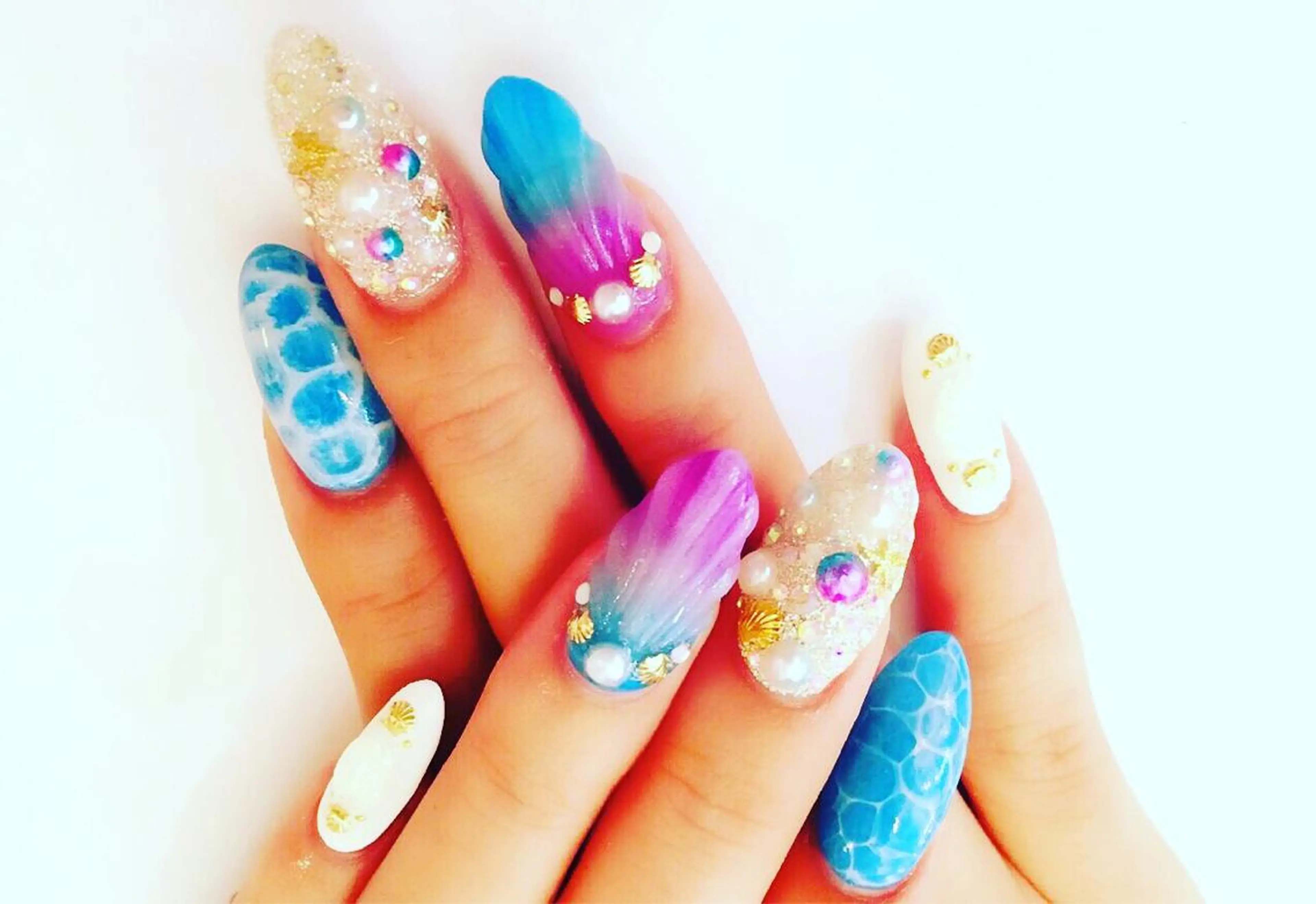 ロング カラー パーマ ヘアアレンジ メンズ キッズ ネイル マツエク・マツパ NAILSGOGO shibuyaのネイルデザイン