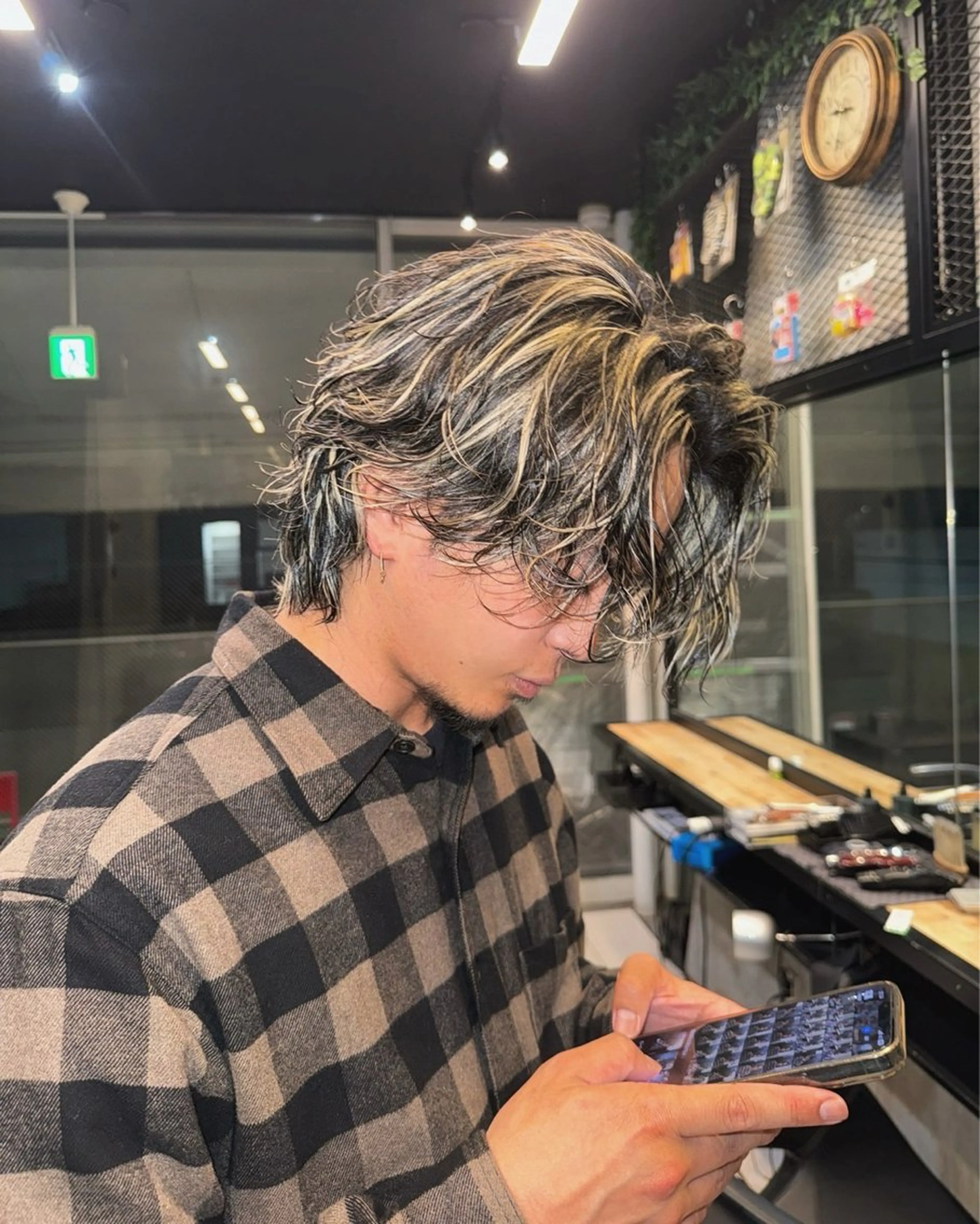 カラー パーマ メンズ メンズハイライト メンズメッシュ メンズパーマ ブロンド ハイライトカラー カット ヘアカラー パーマ トリートメント メンズ特化/パーマ/ メッシュ/竜成のヘアスタイル