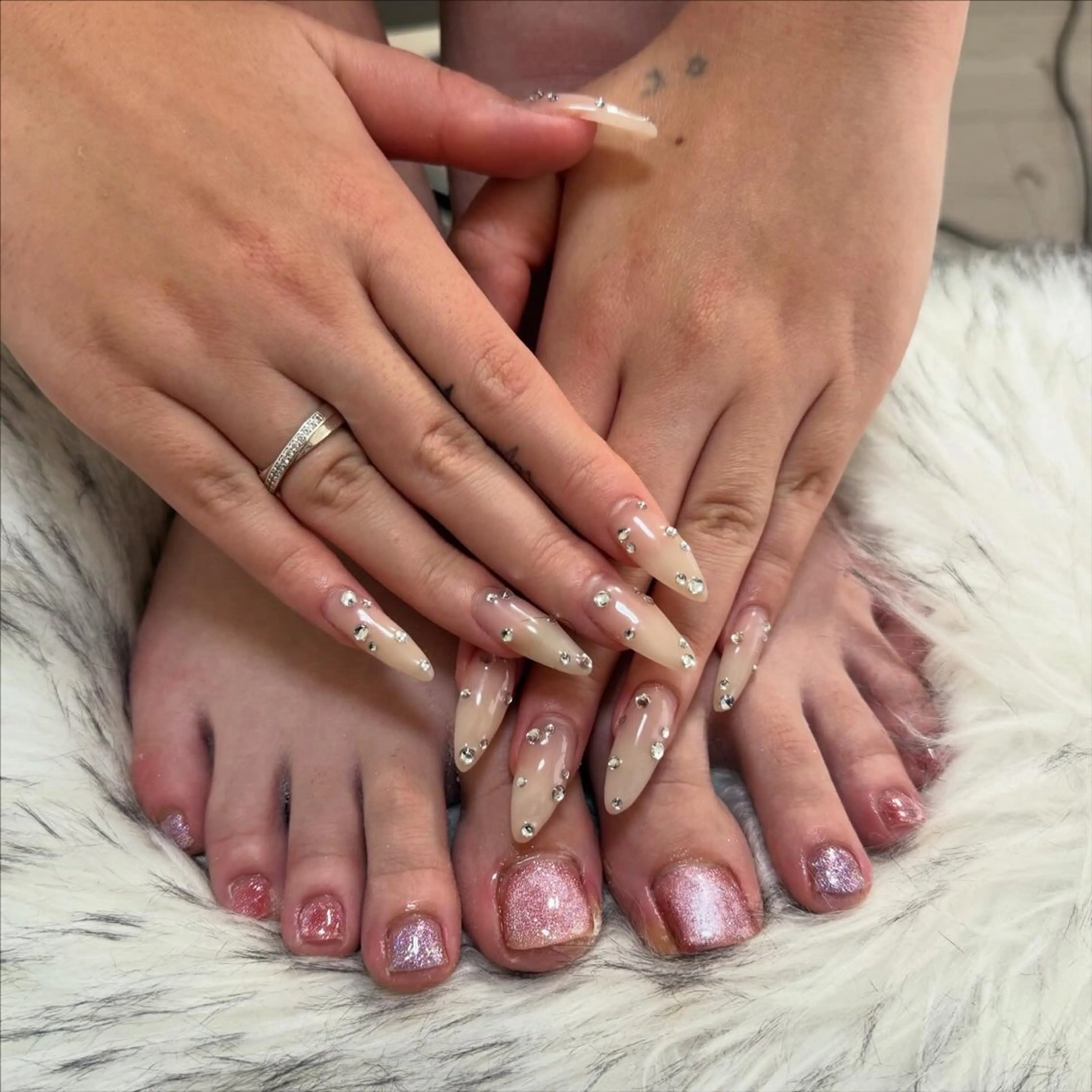 ロング ハンドネイル フットネイル mao .のネイルデザイン