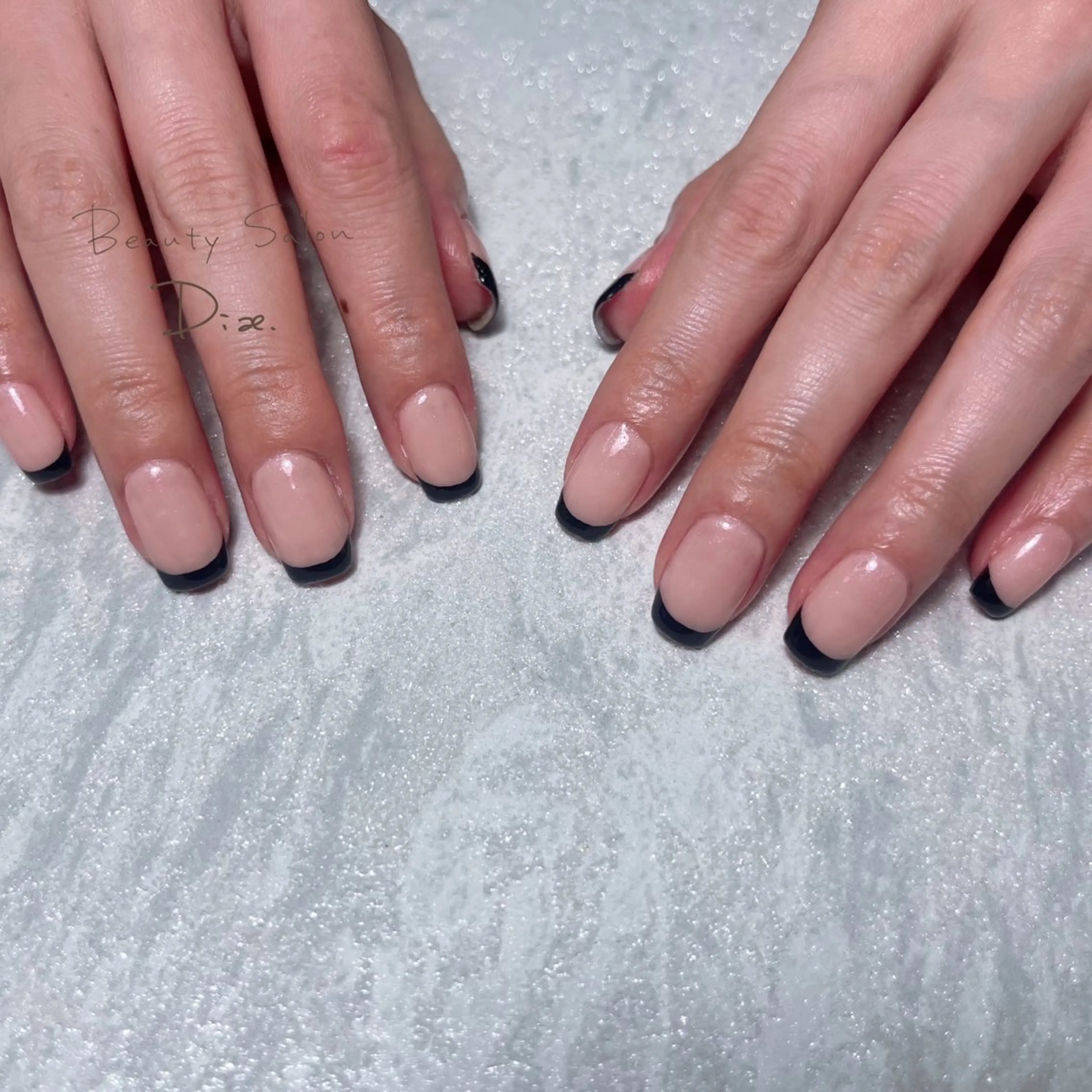 【初回オフ代無料】ハンドジェルネイル フレンチ(根元クリア)¥8800▷▶¥8000の写真