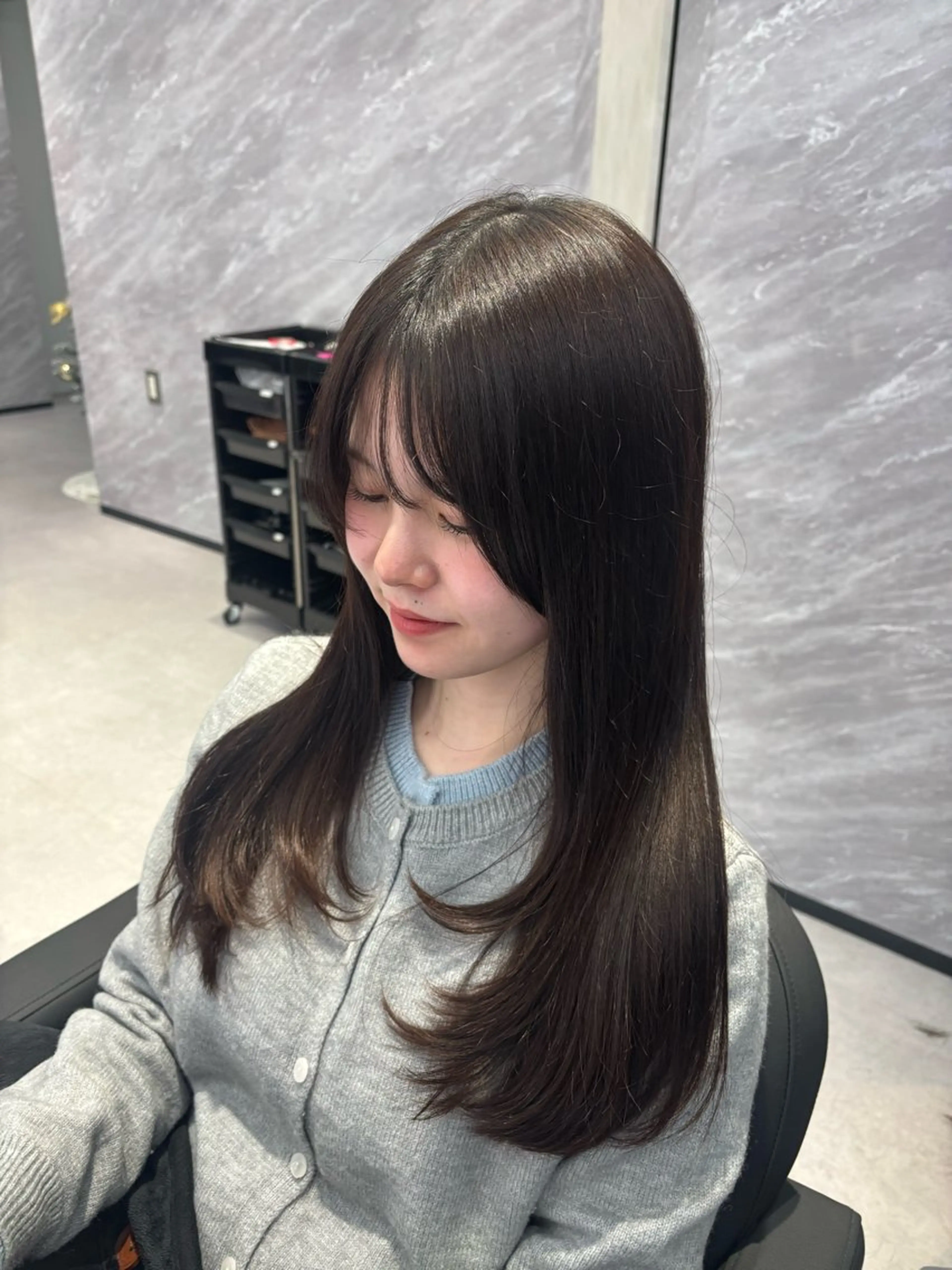 ロング レイヤーカット 心斎橋/透明感カラ ー/韓国風ヘア/恋のヘアスタイル