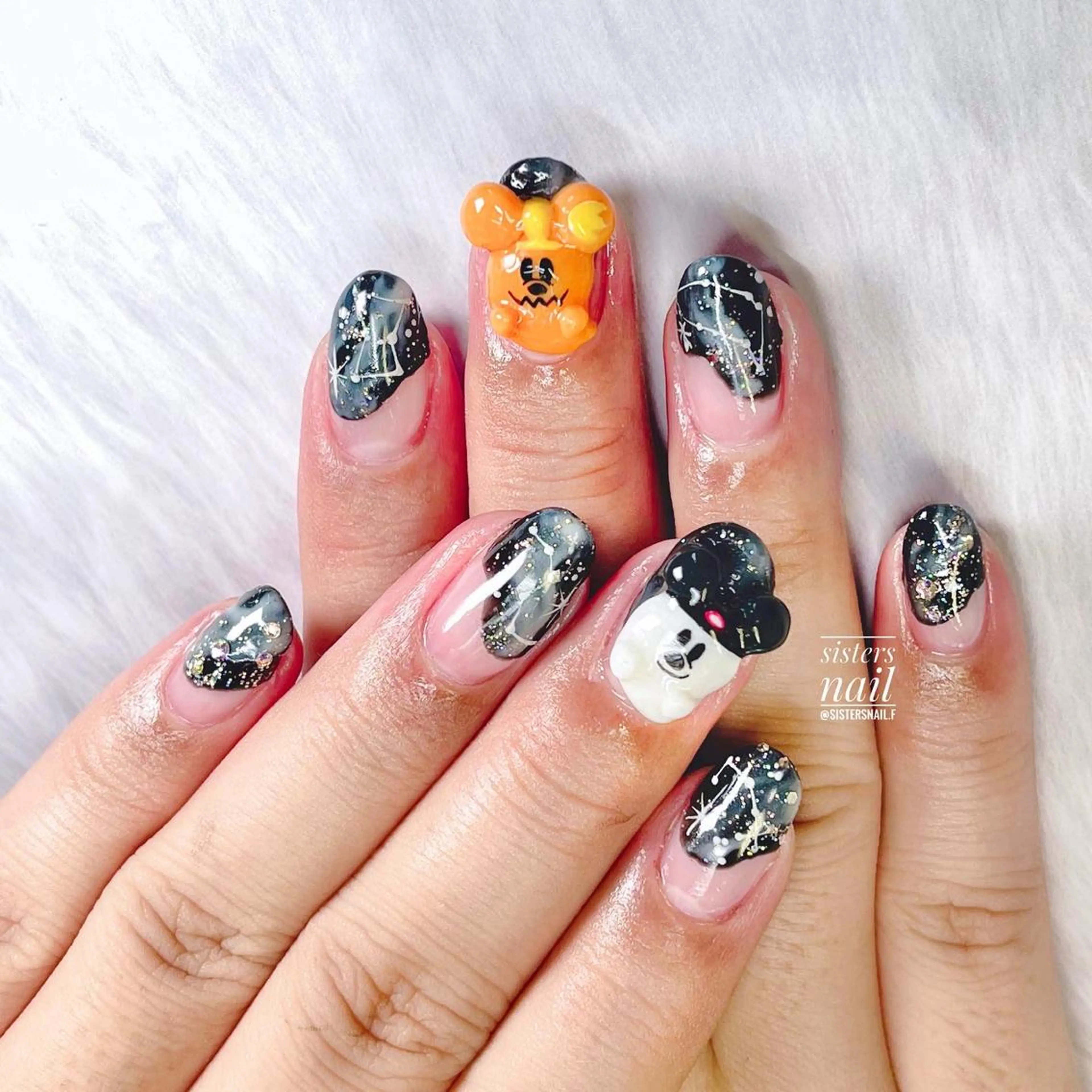 ネイル アートネイル ハロウィン キラキラネイル ラメ(グリッター) sisters nail.fのネイルデザイン
