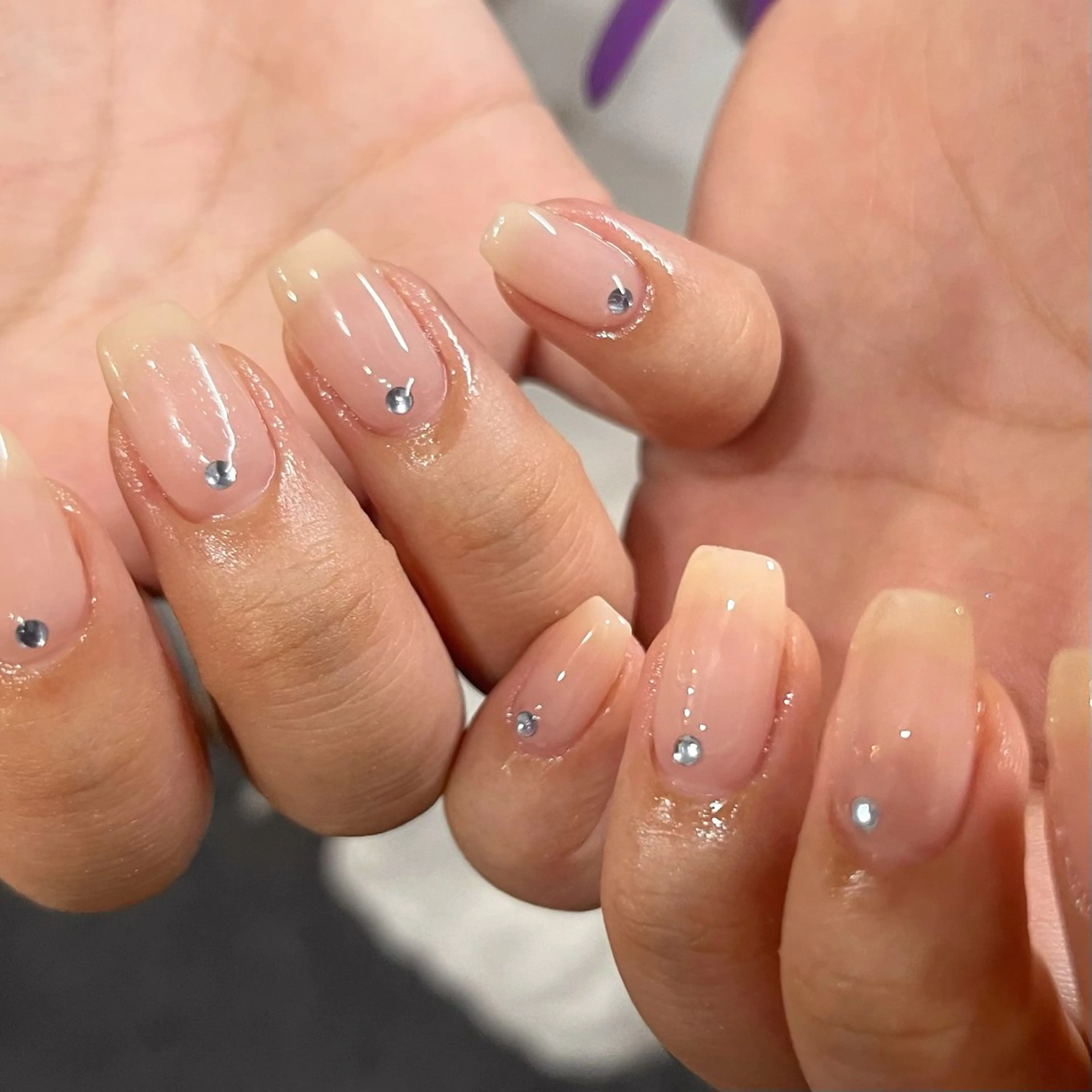 ネイル オフィスネイル ワンカラーネイル ピンク ピンクベージュ シンプルネイル ハンドネイル ハンドケア 🎀NAIL🎀 AI🪄︎︎◝✩のネイルデザイン