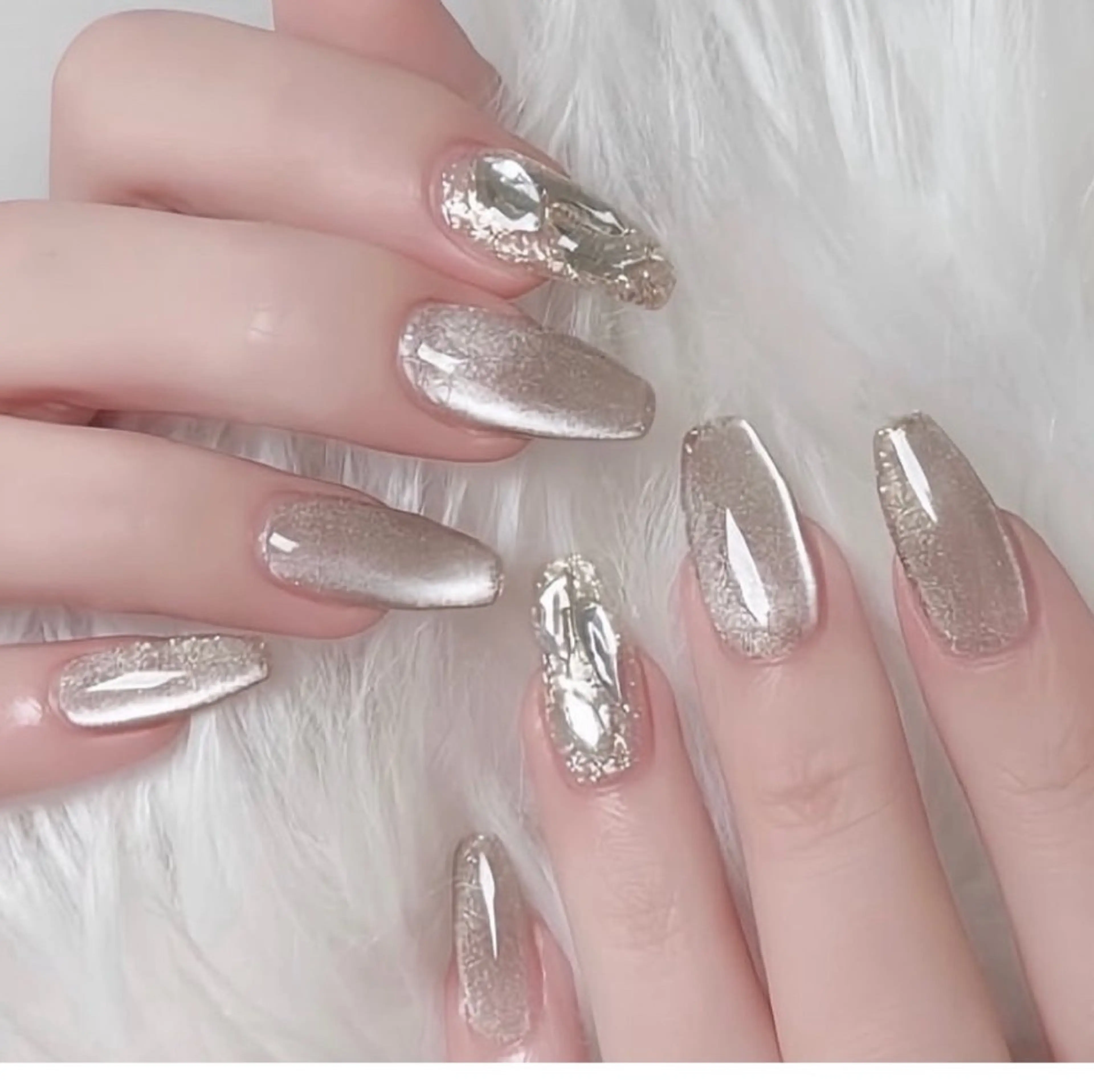 ネイル フレンチネイル キラキラネイル マグネットネイル ミラーネイル ニュアンスネイル Tira Nailのネイルデザイン