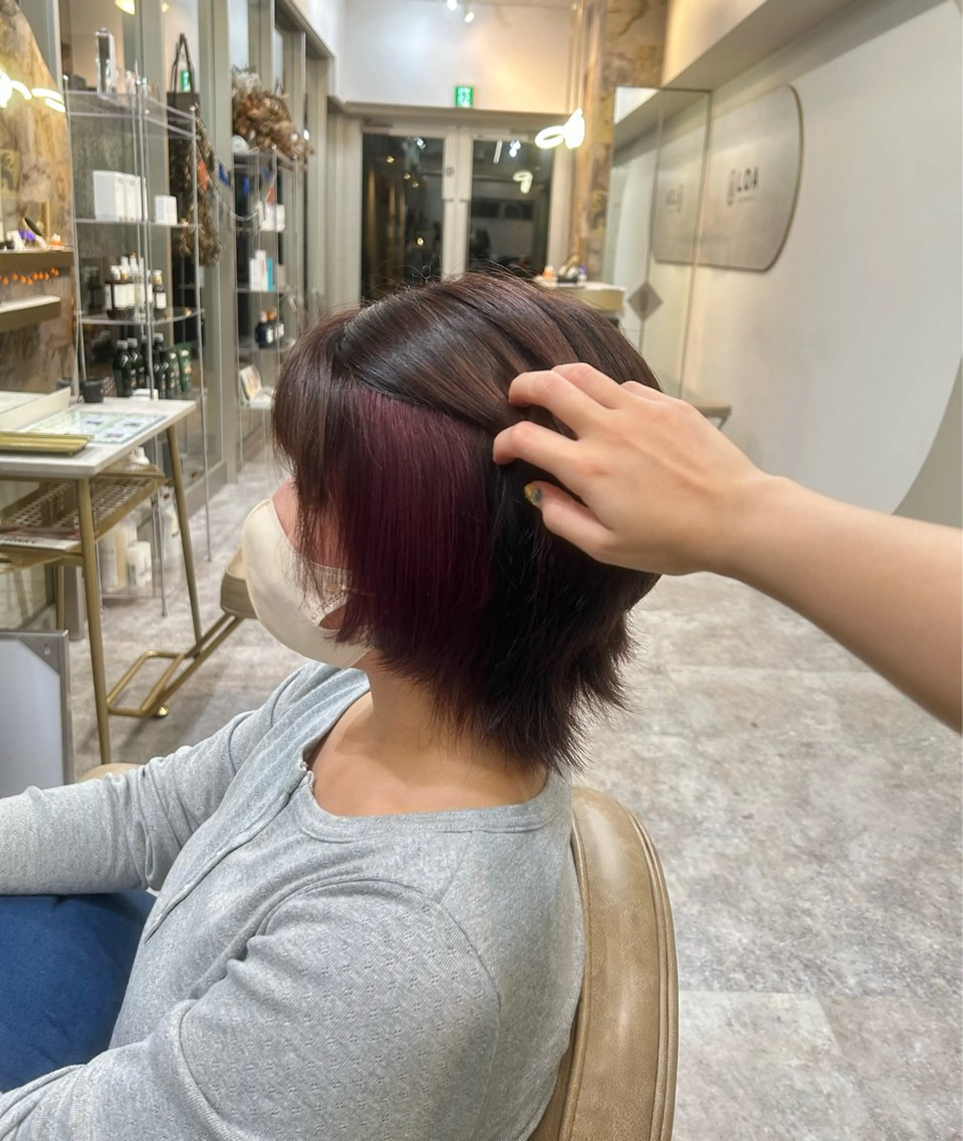 ショート ヘアカラー LOA Ririのヘアスタイル