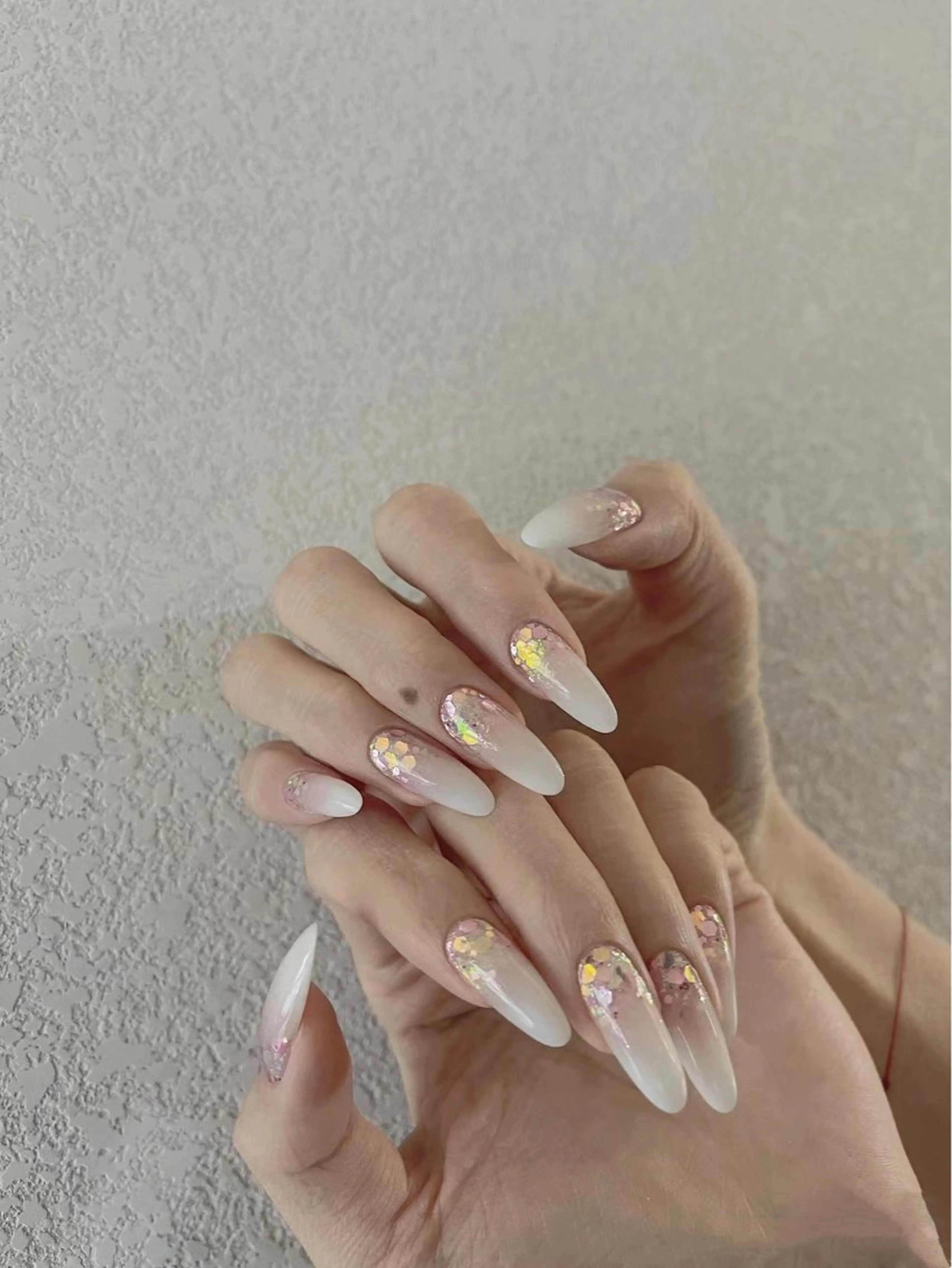 【HAND】星屑輝きラメ×カラグラ☆最高級の定額ネイルの写真