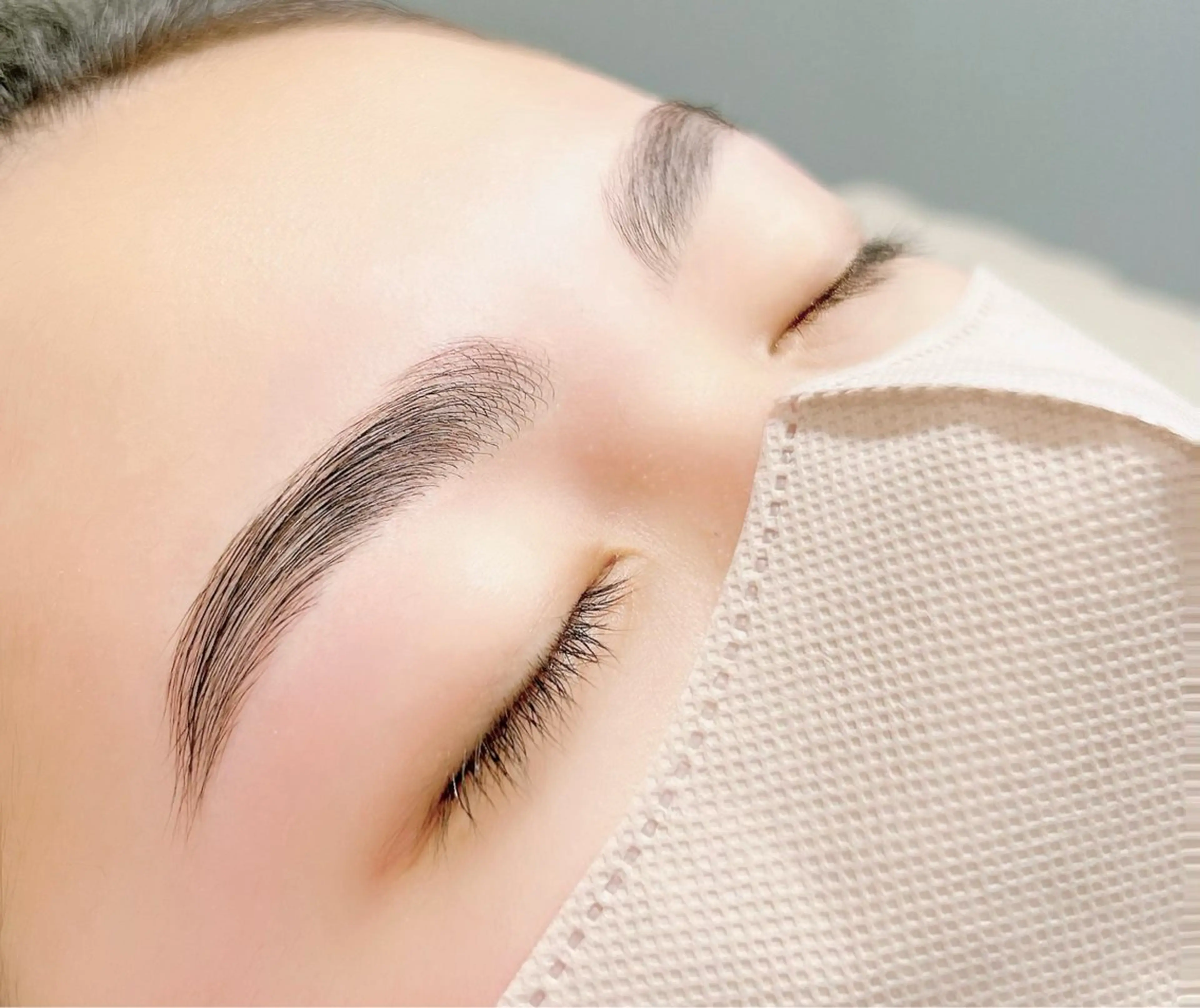 アイブロウ ハリウッドブロウリフト Vi/Bi イノウチのマツエク・マツパデザイン