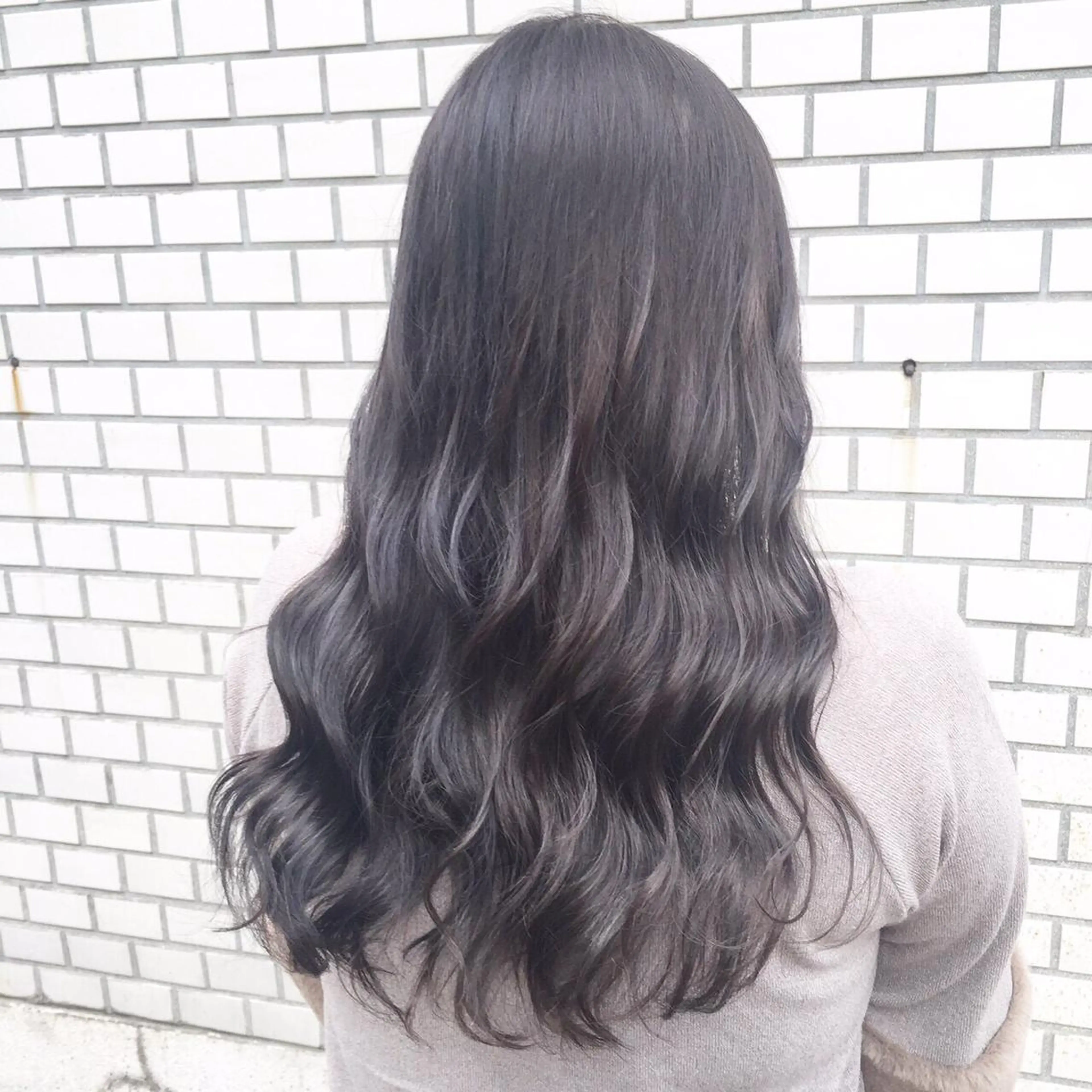 セミロング アッシュ 日野 和也のヘアスタイル