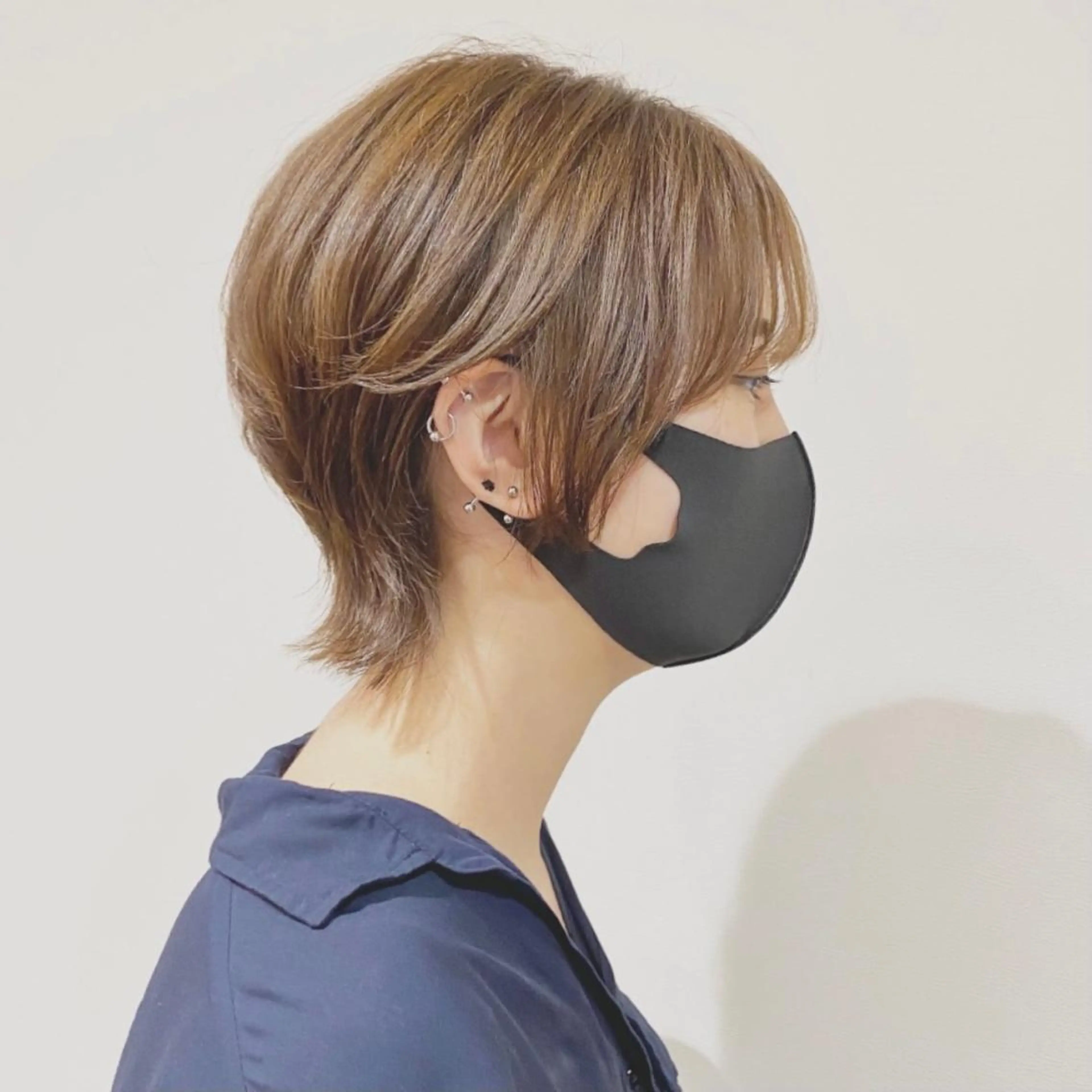 ショート アッシュ ボブ 髪質改善 レイヤーカット ショートヘア カット ヘアカラー ショート〜ミディアム 喜多司のヘアスタイル