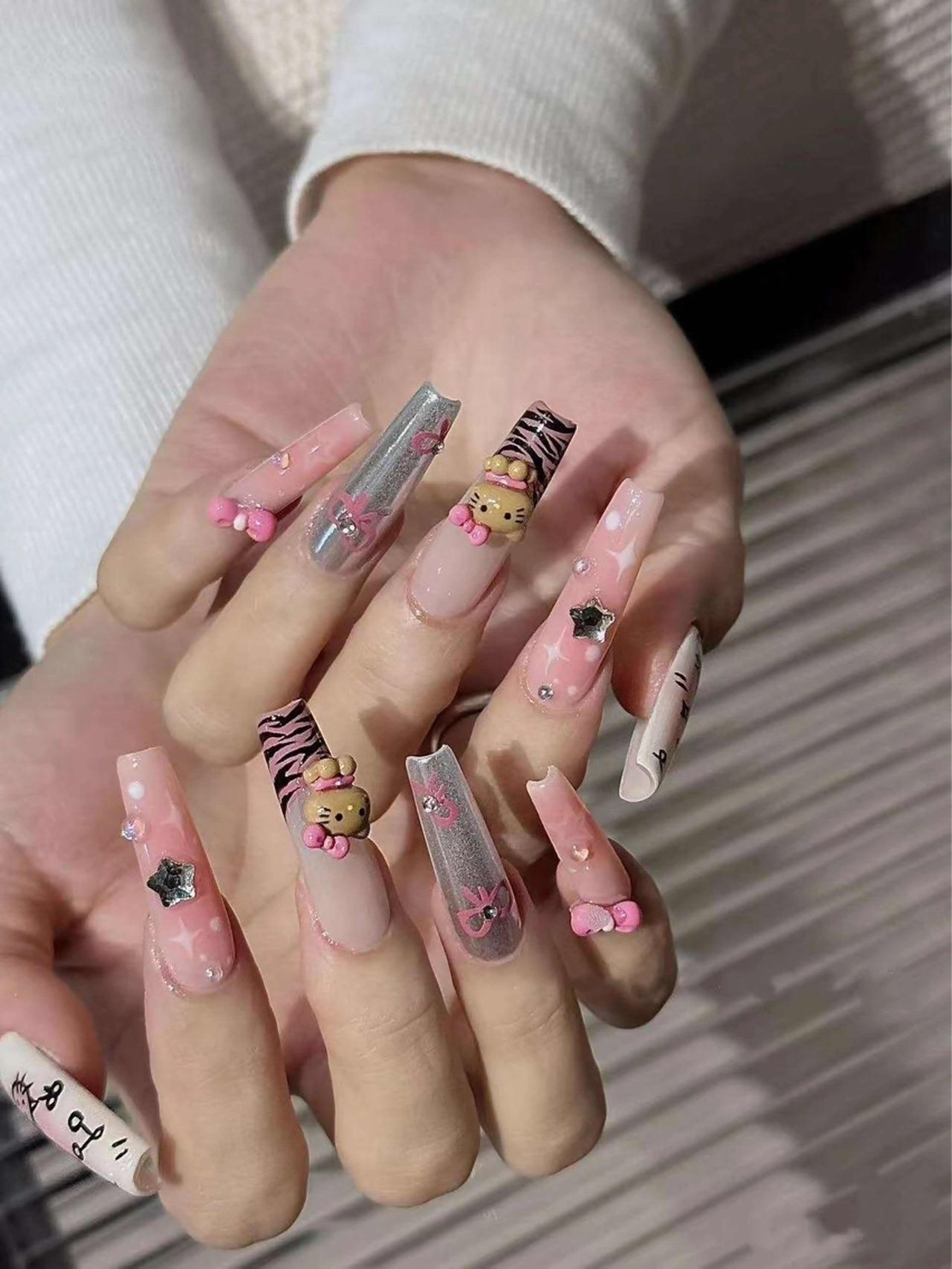 ネイル フラワーネイル フレンチネイル ジェルネイル ガラスフレンチ ハート ハンドネイル BabyYouMi nailのネイルデザイン