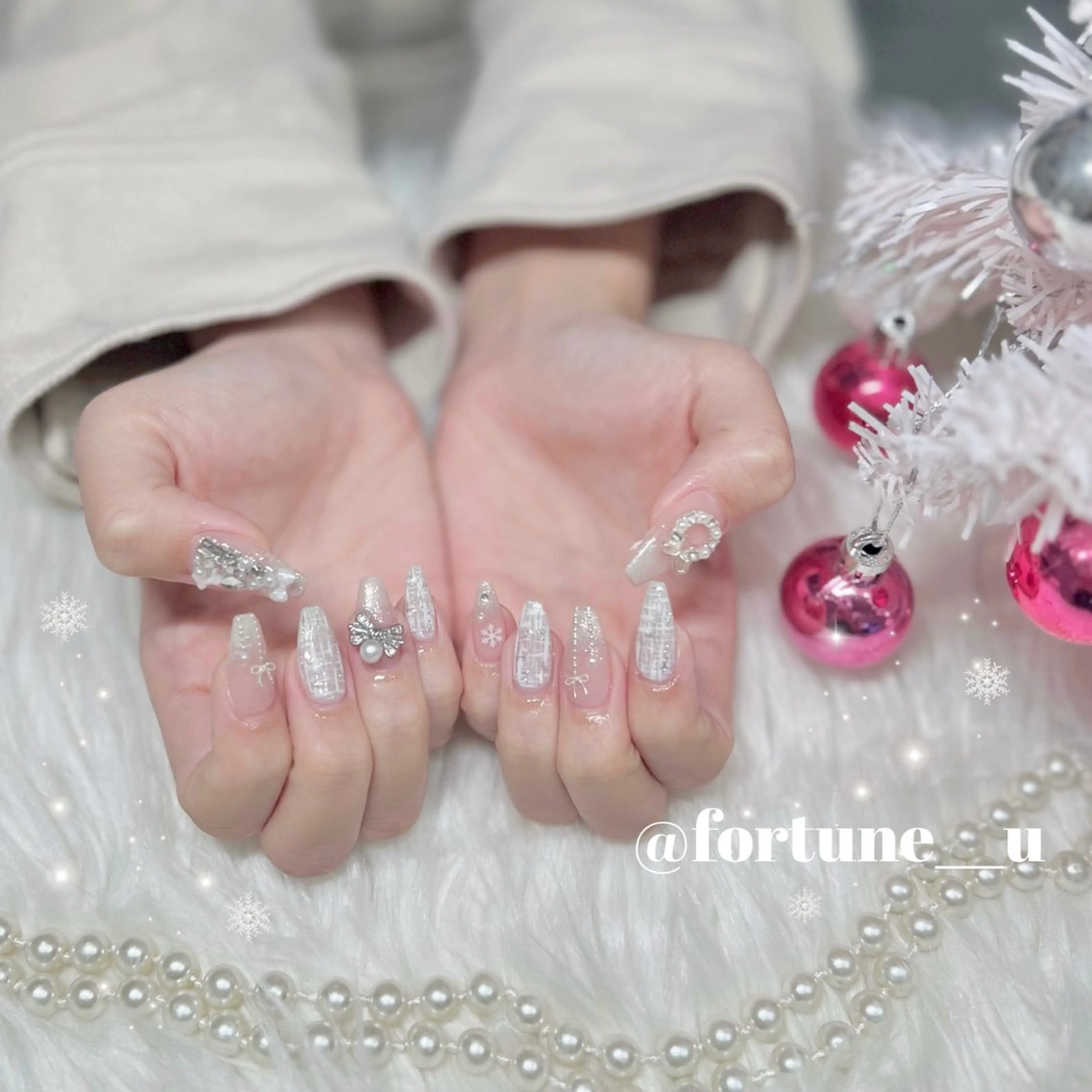 ネイル チークネイル ガーリー 韓国ネイル 水色 持ち込み ハンドネイル 💜 Yuuna💜のネイルデザイン