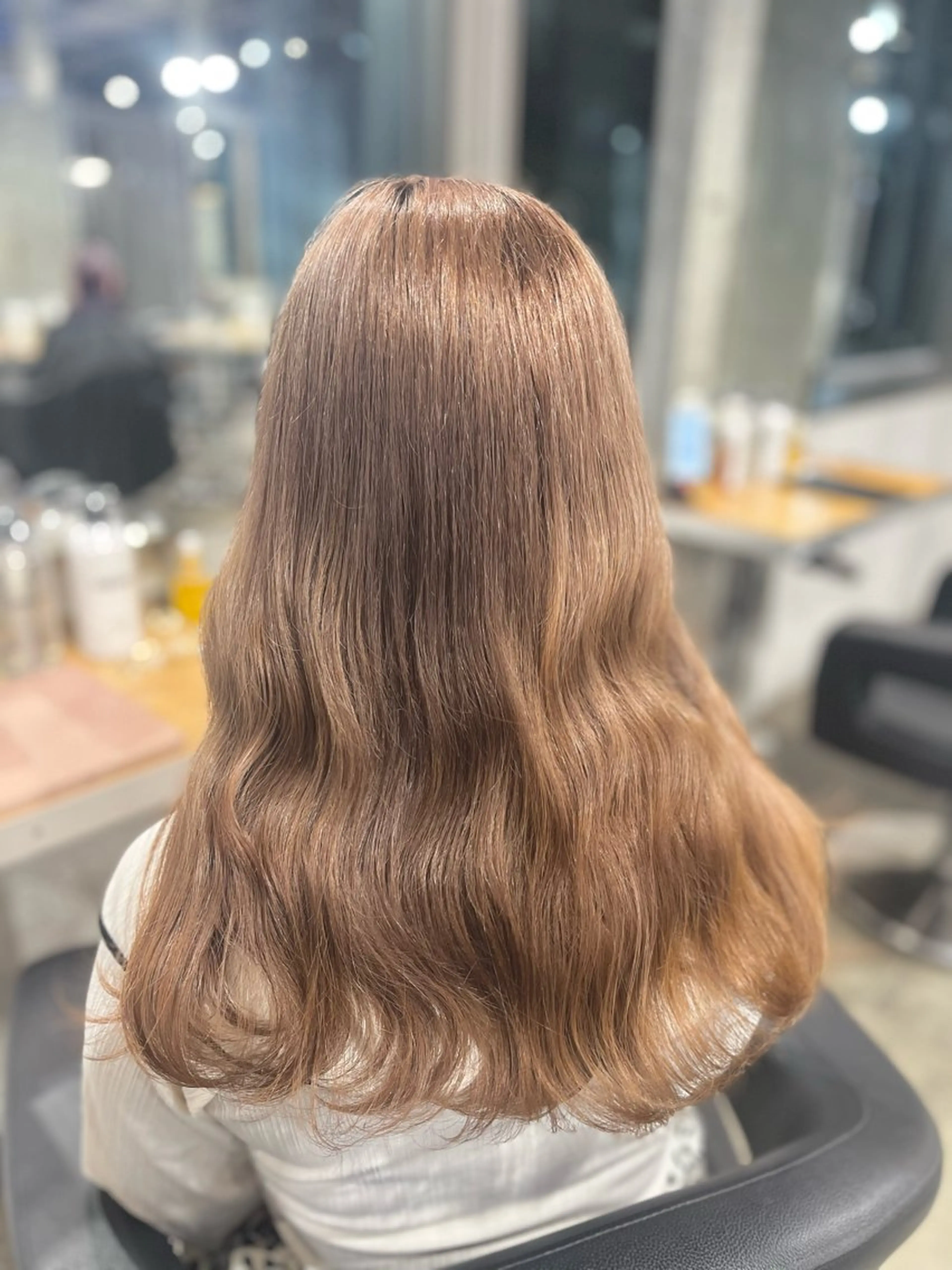 ロング カラー ヘアカラー ハイトーンカラー 🦄レイヤーカットのヘアスタイル