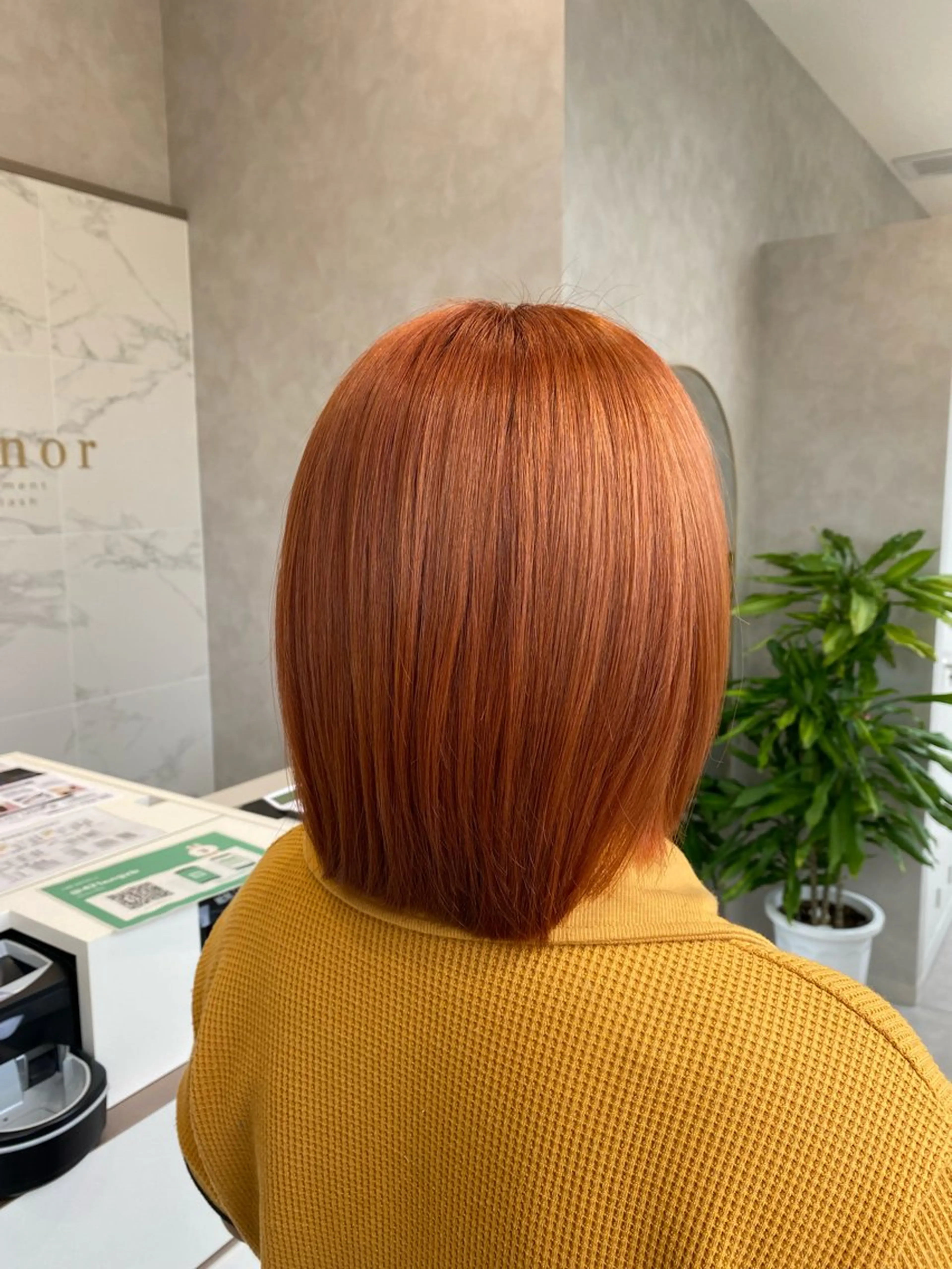 ショート カラー ベージュカラー ブリーチ オレンジ オレンジベージュ ヘアカラー 韓国ヘア・カラー 🩵SHIZUKUのヘアスタイル