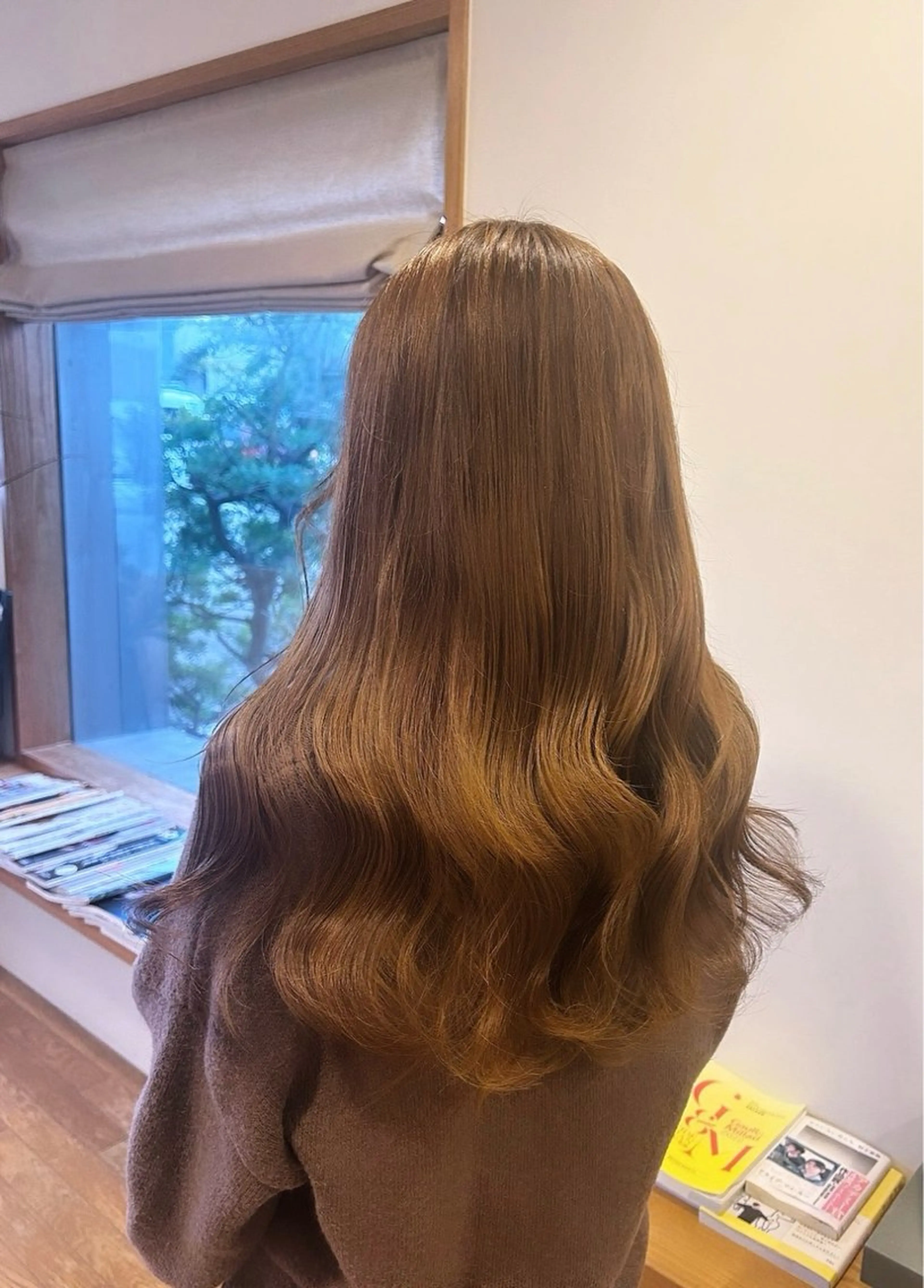 ロング カラー ブリーチ 小島 千夏のヘアスタイル