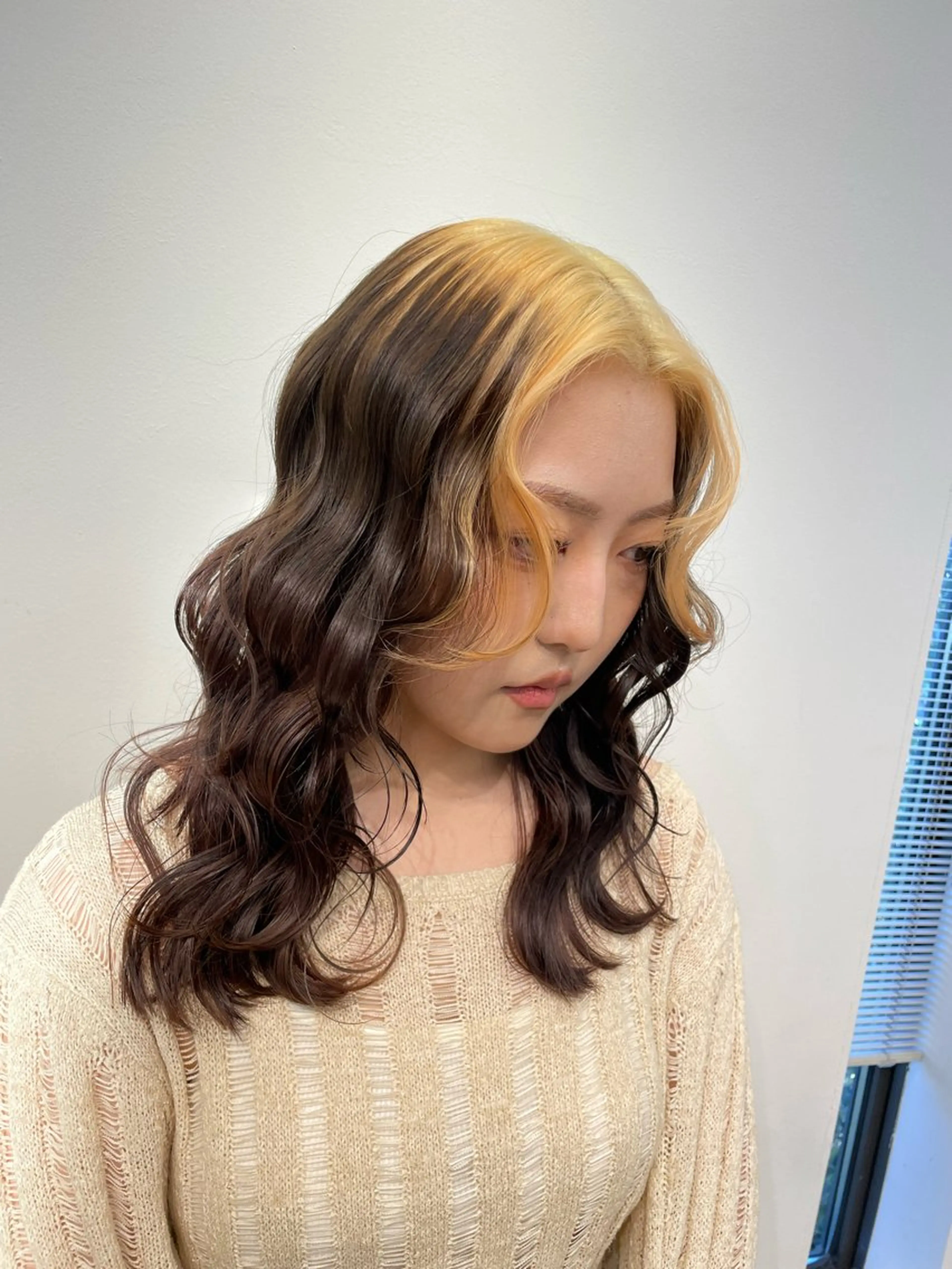 ミディアム カラー ヘアカラー ブリーチ👩‍🦳/ ‪✂︎MANAMIのヘアスタイル