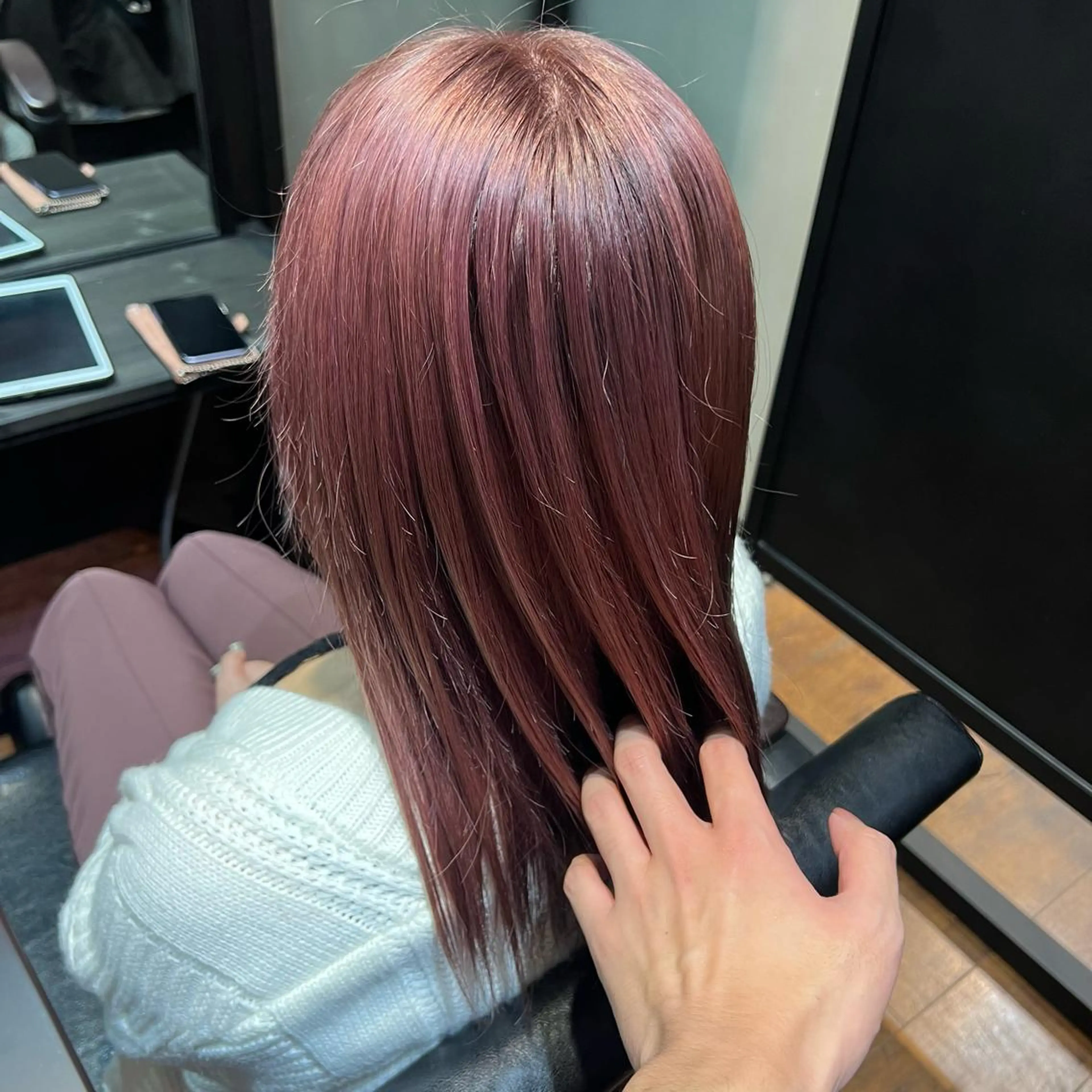 セミロング カラー newi TATSUのヘアスタイル