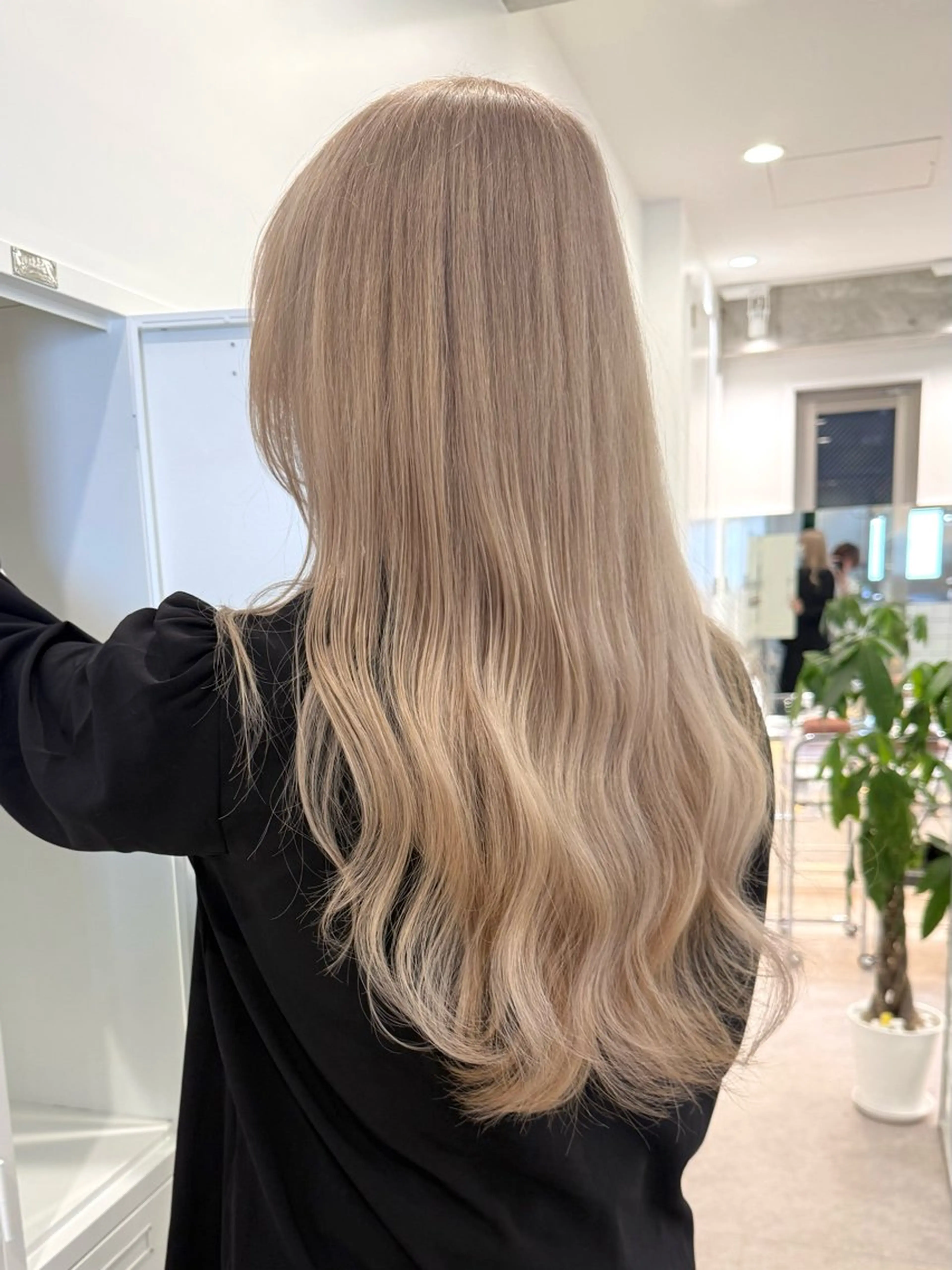 ロング カラー ヘアアレンジ ブリーチカラー💫 Miku🫶🏻のヘアスタイル