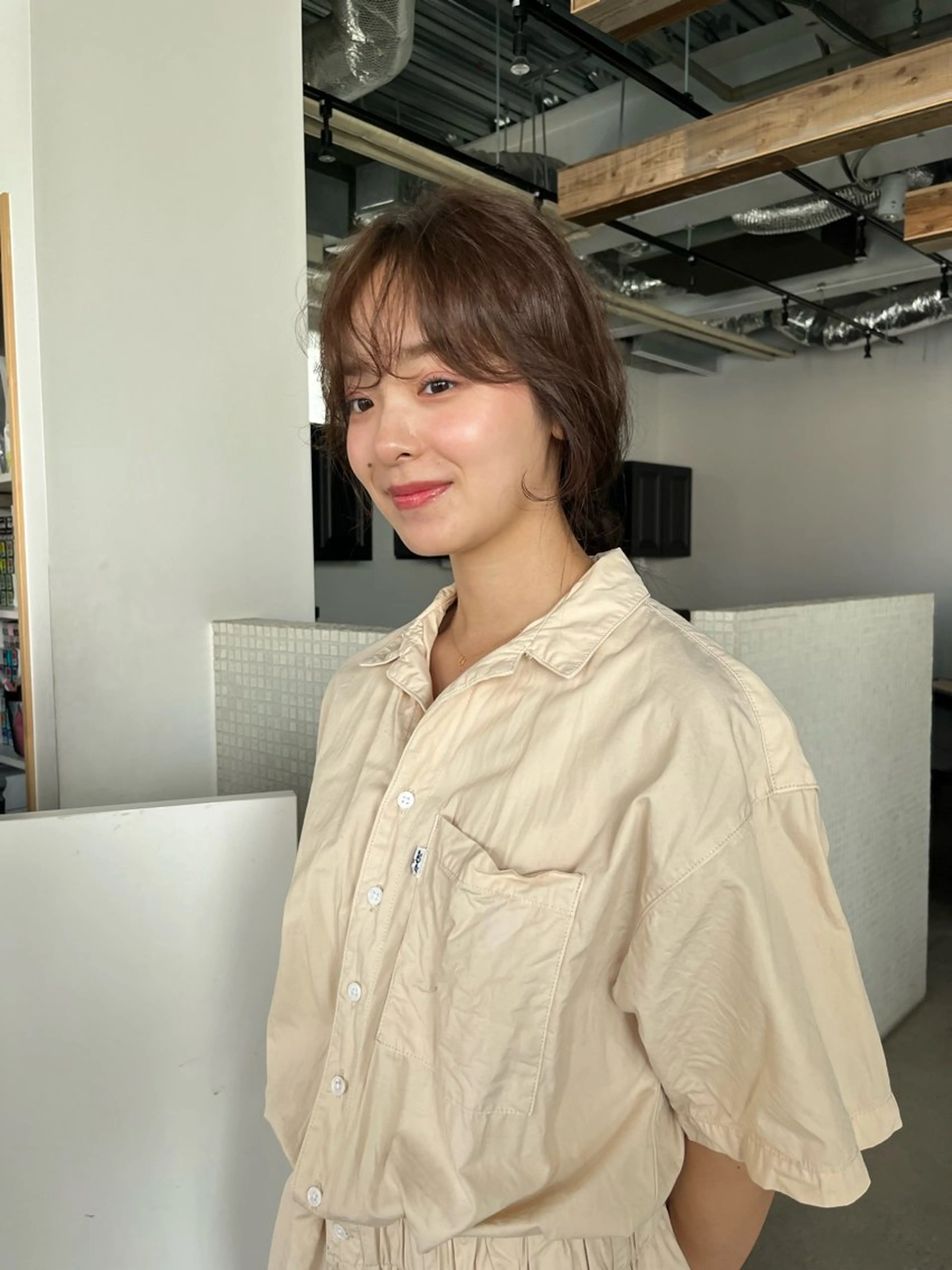 セミロング カラー ベージュカラー 透明感カラー オリーブベージュ 無料カットモデル募集 ／ueno aiのヘアスタイル