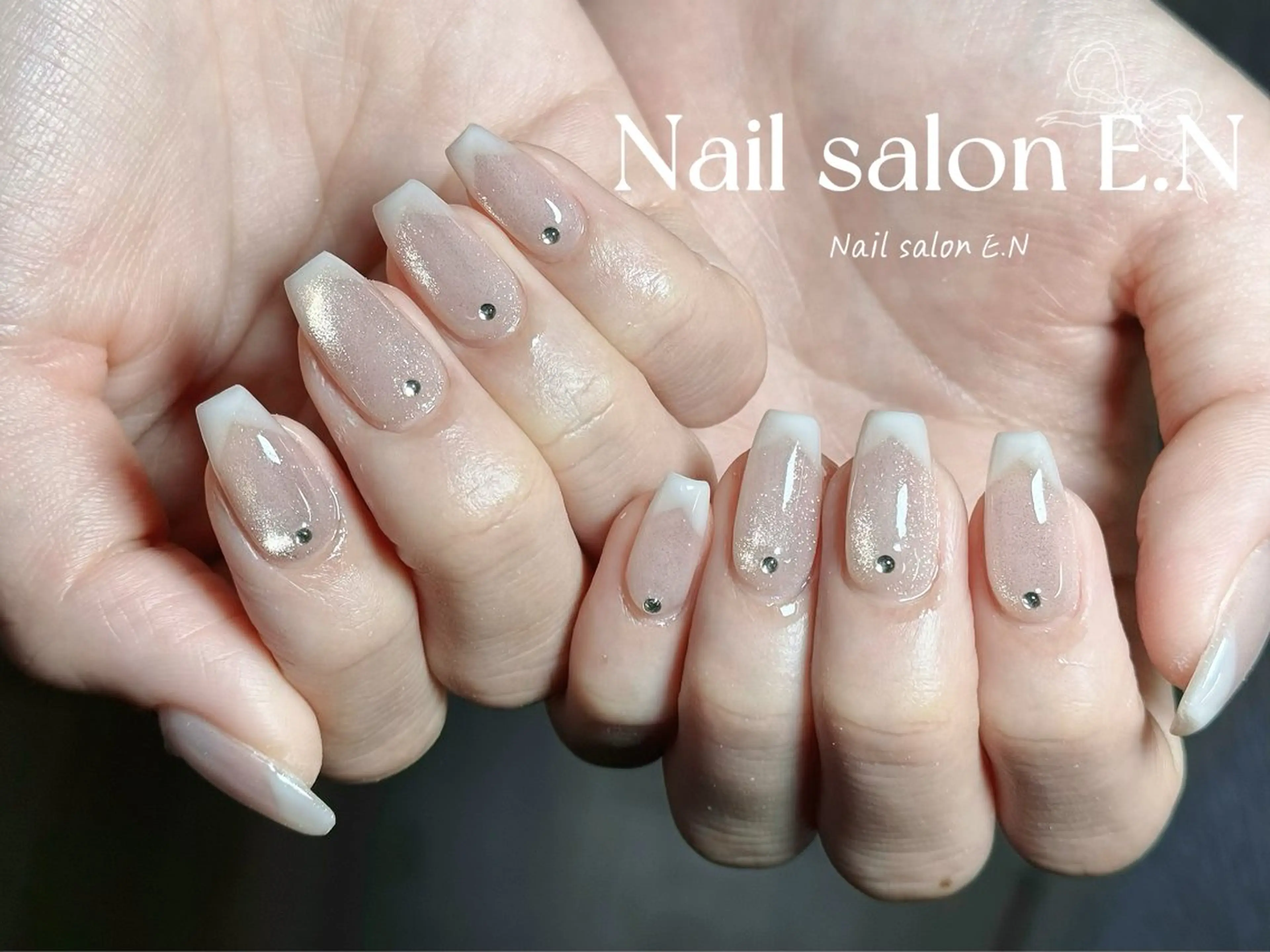 ネイル アートネイル オーロラネイル ブラウン クリアネイル フレンチネイル ハンドネイル E.N🦋 長さ出し/持ち込みのネイルデザイン