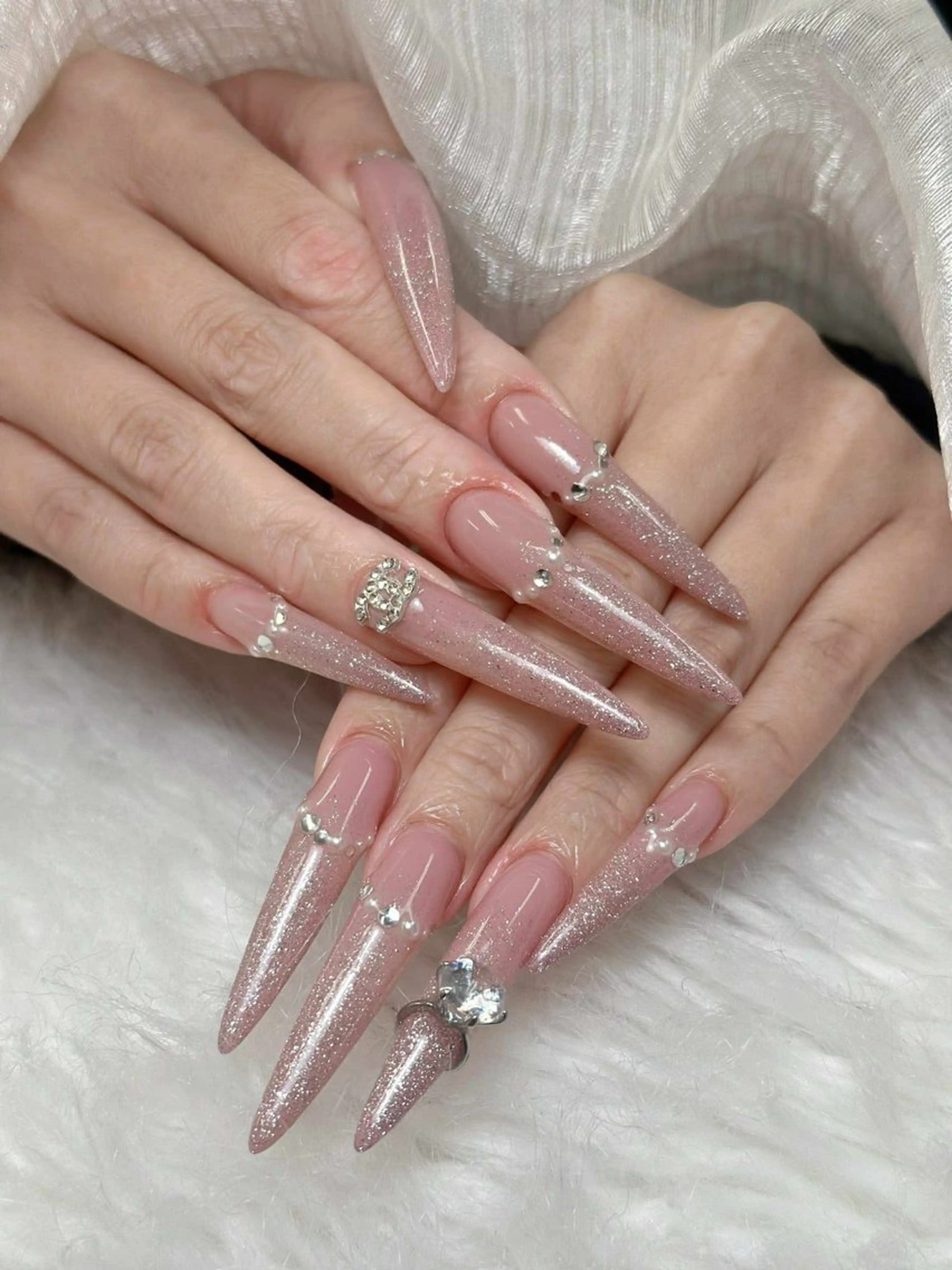 ネイル ハンドネイル Hi Beauty 渋谷(ネイル、ハイパーナイフ6、脂肪れいきゃく、マッサージ&エステサロン)所属・Hi beauty 渋谷のネイルデザイン